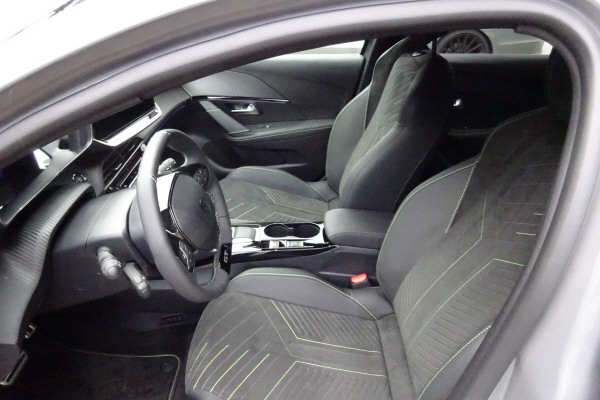 PEUGEOT 208 1.2 MHEV 145 GT Excl.-image-3
