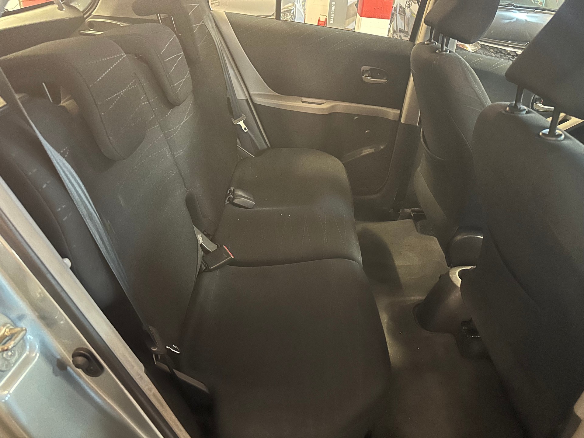 TOYOTA Yaris 1.3 City-image-7