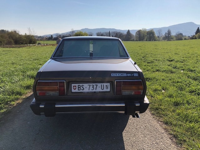 ALFA ROMEO 6-showroom-element-2