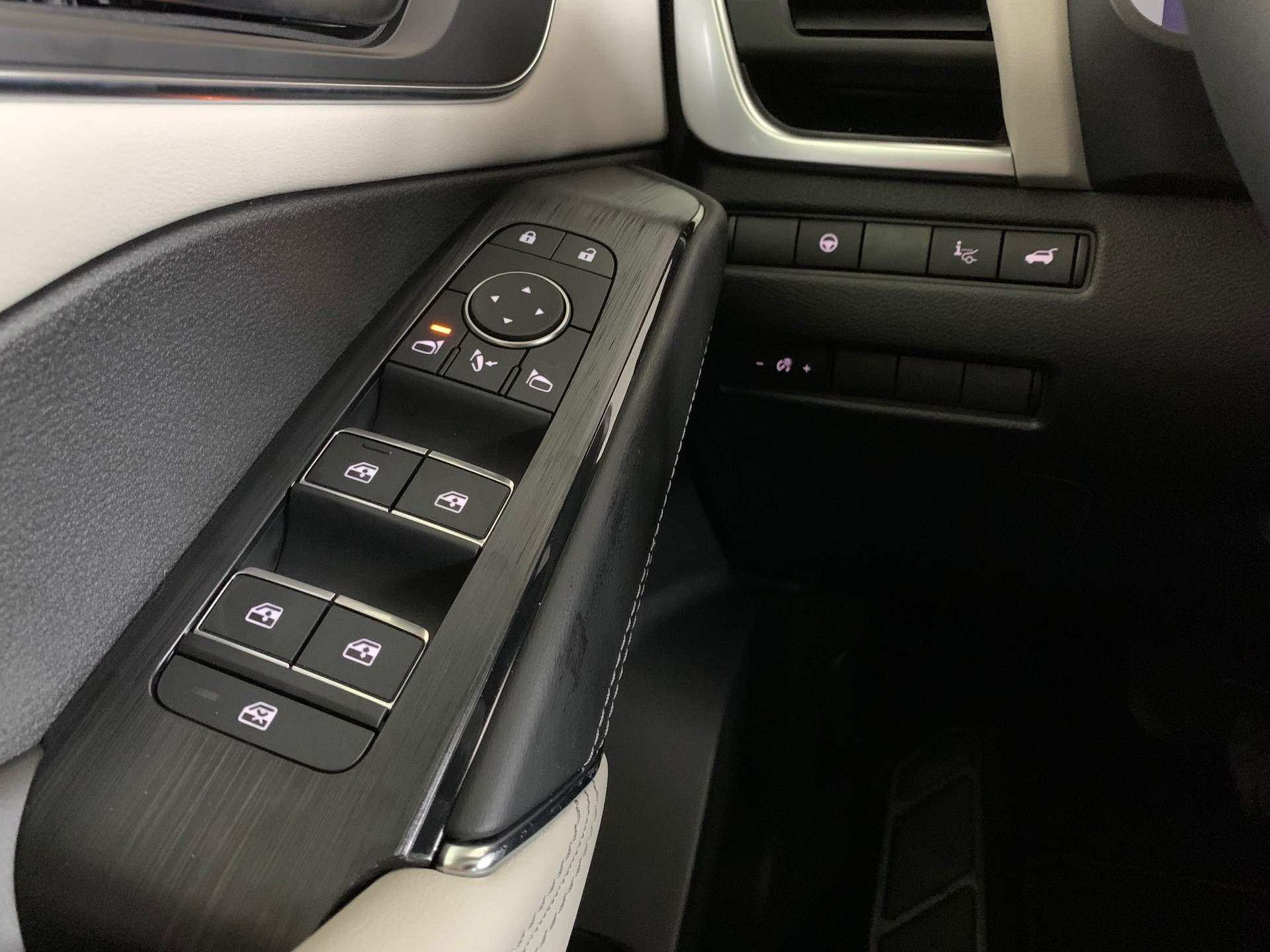 NISSAN Qashqai 1.5 VC-T Tekna-image-12