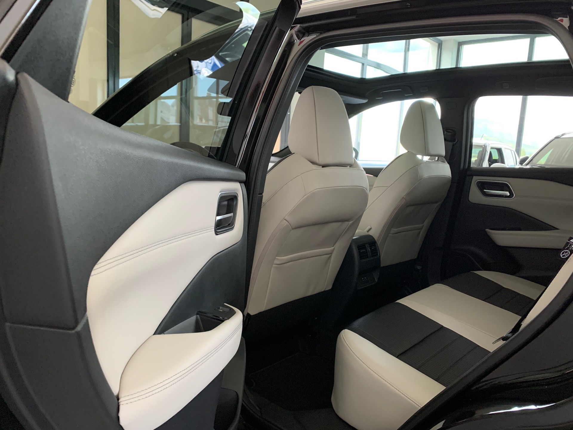 NISSAN Qashqai 1.5 VC-T Tekna-image-6