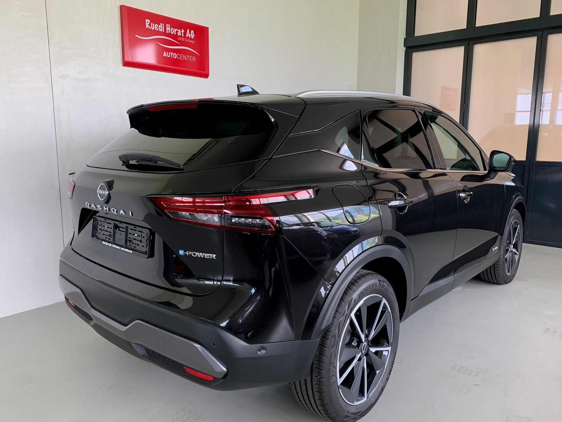 NISSAN Qashqai 1.5 VC-T Tekna-image-3