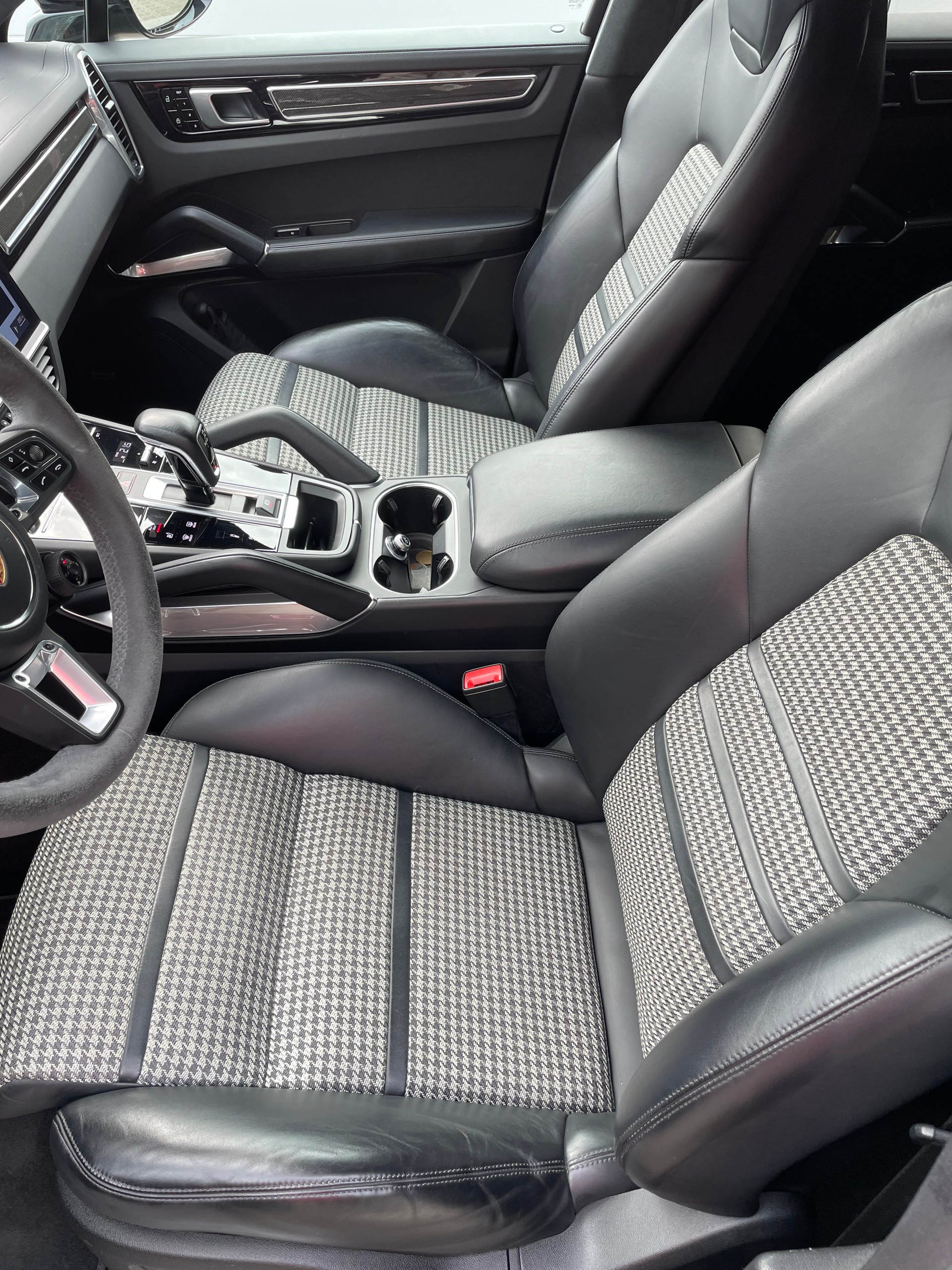 PORSCHE TURBO COUPE-image-6