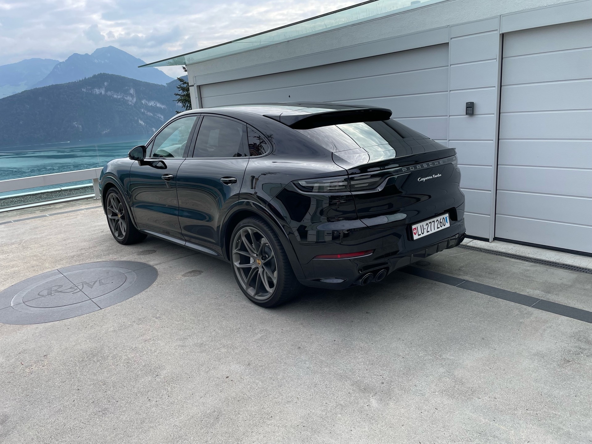 PORSCHE TURBO COUPE-image-2