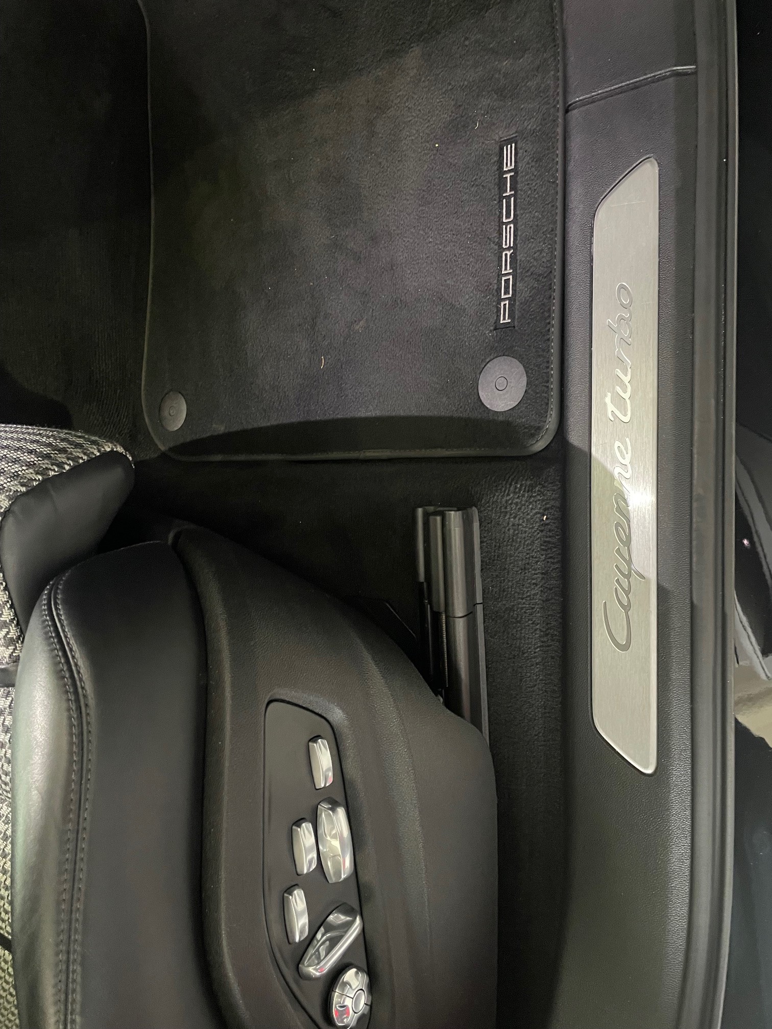 PORSCHE TURBO COUPE-image-11