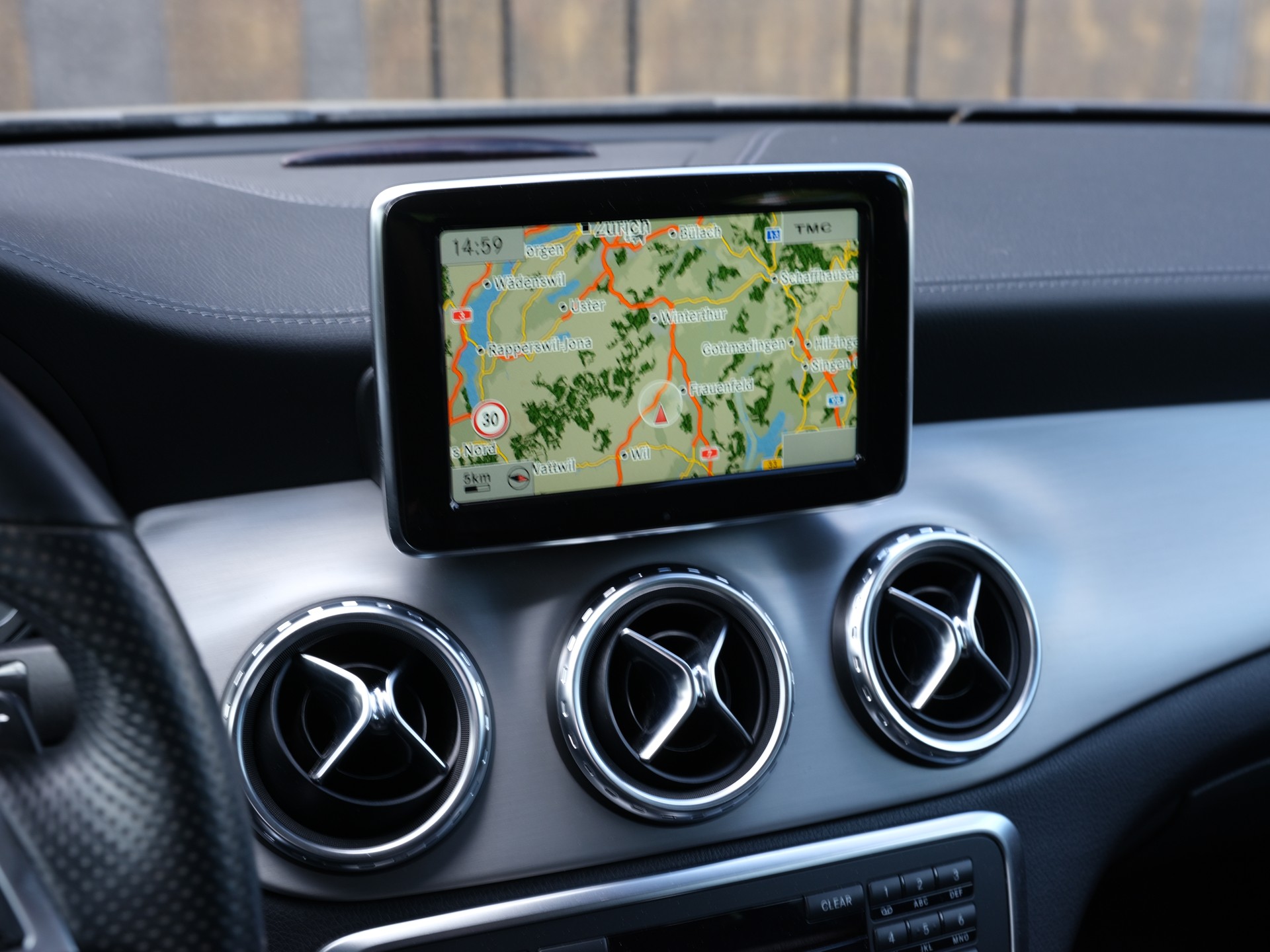 MERCEDES-BENZ GLA 250 AMG Line 4Matic 7G-DCT-image-19