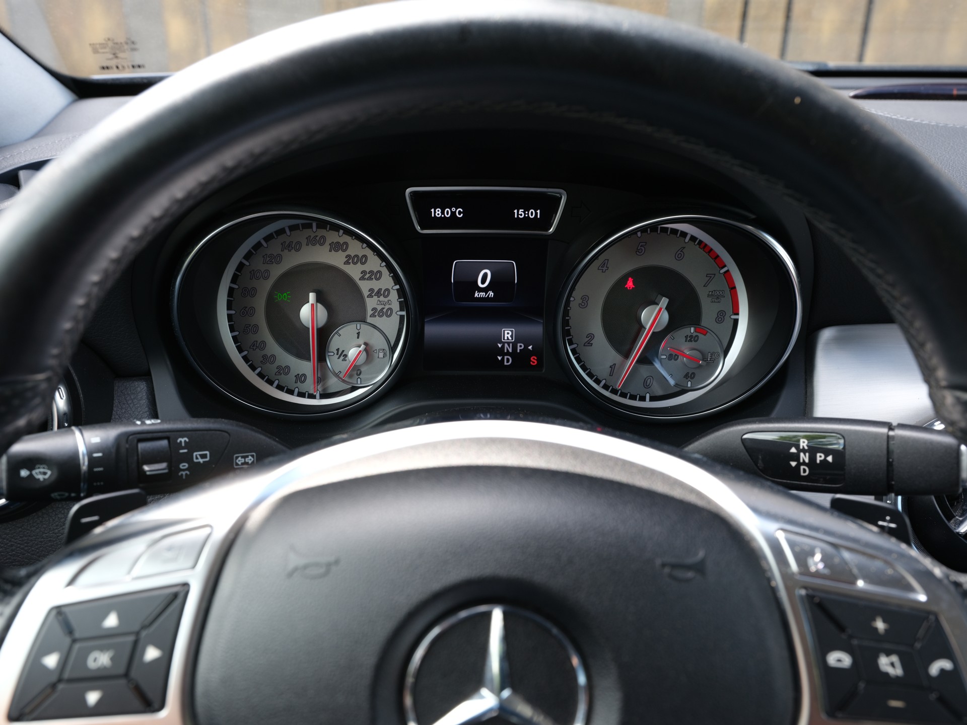 MERCEDES-BENZ GLA 250 AMG Line 4Matic 7G-DCT-image-16