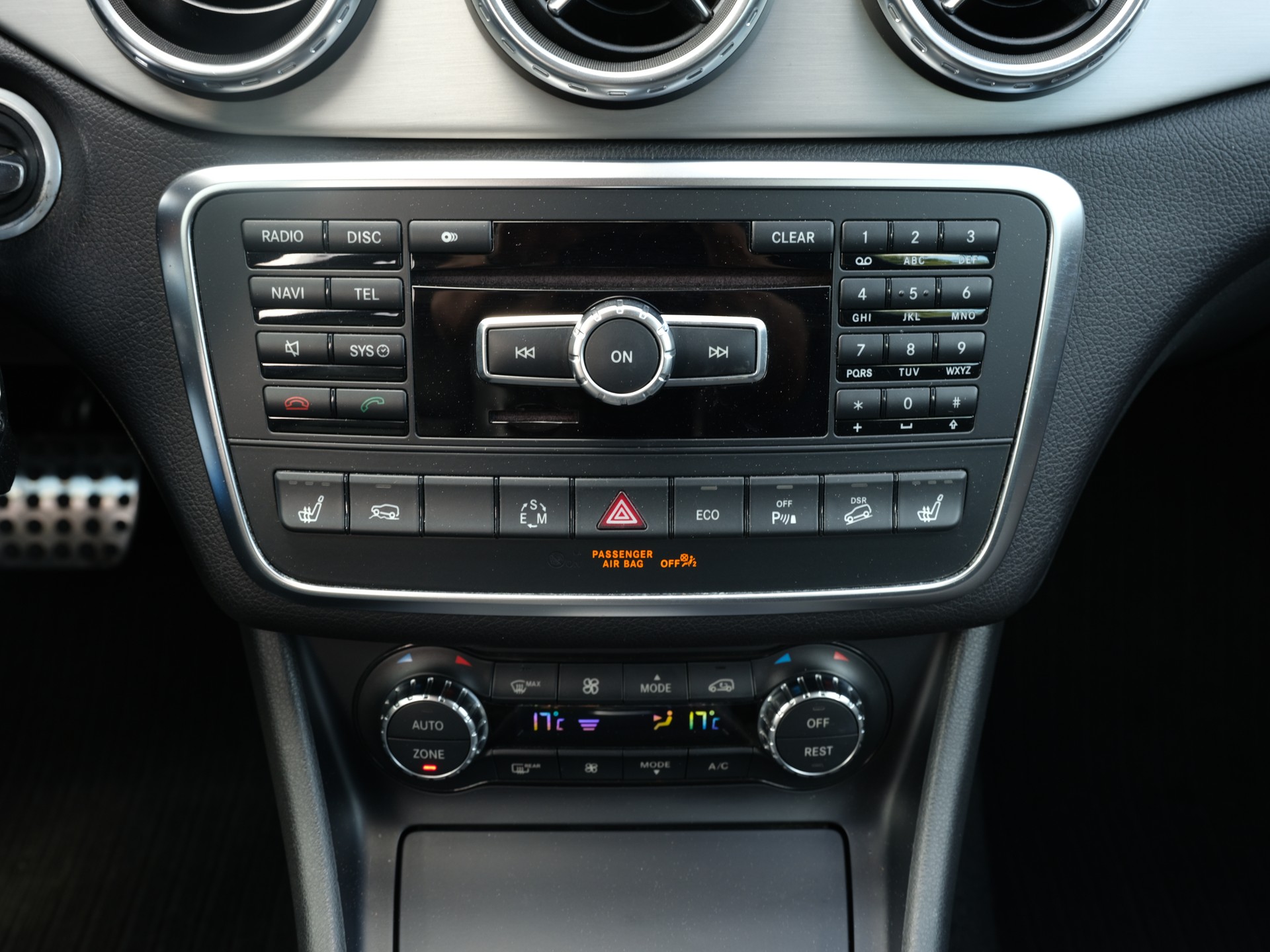 MERCEDES-BENZ GLA 250 AMG Line 4Matic 7G-DCT-image-18