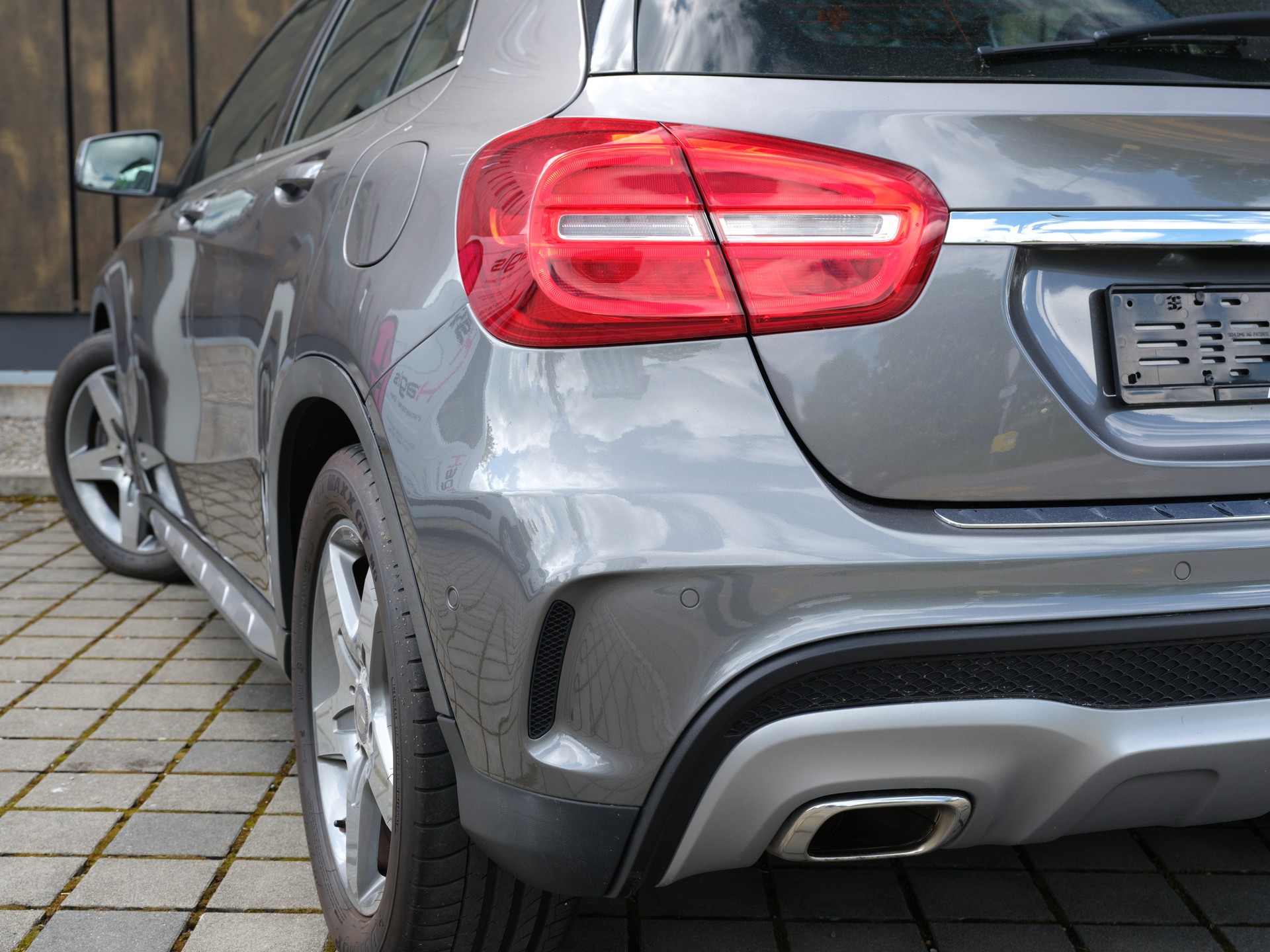 MERCEDES-BENZ GLA 250 AMG Line 4Matic 7G-DCT-image-7
