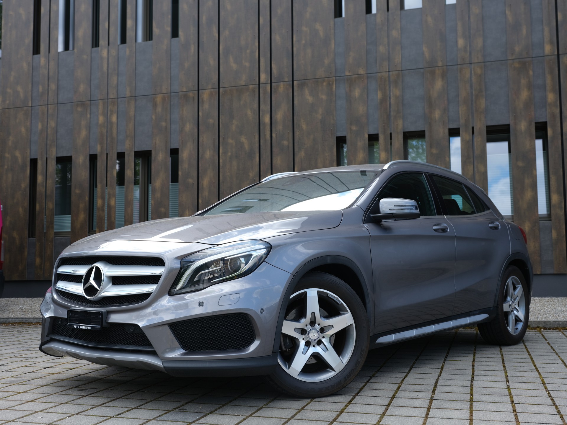 MERCEDES-BENZ GLA 250 AMG Line 4Matic 7G-DCT-image-0