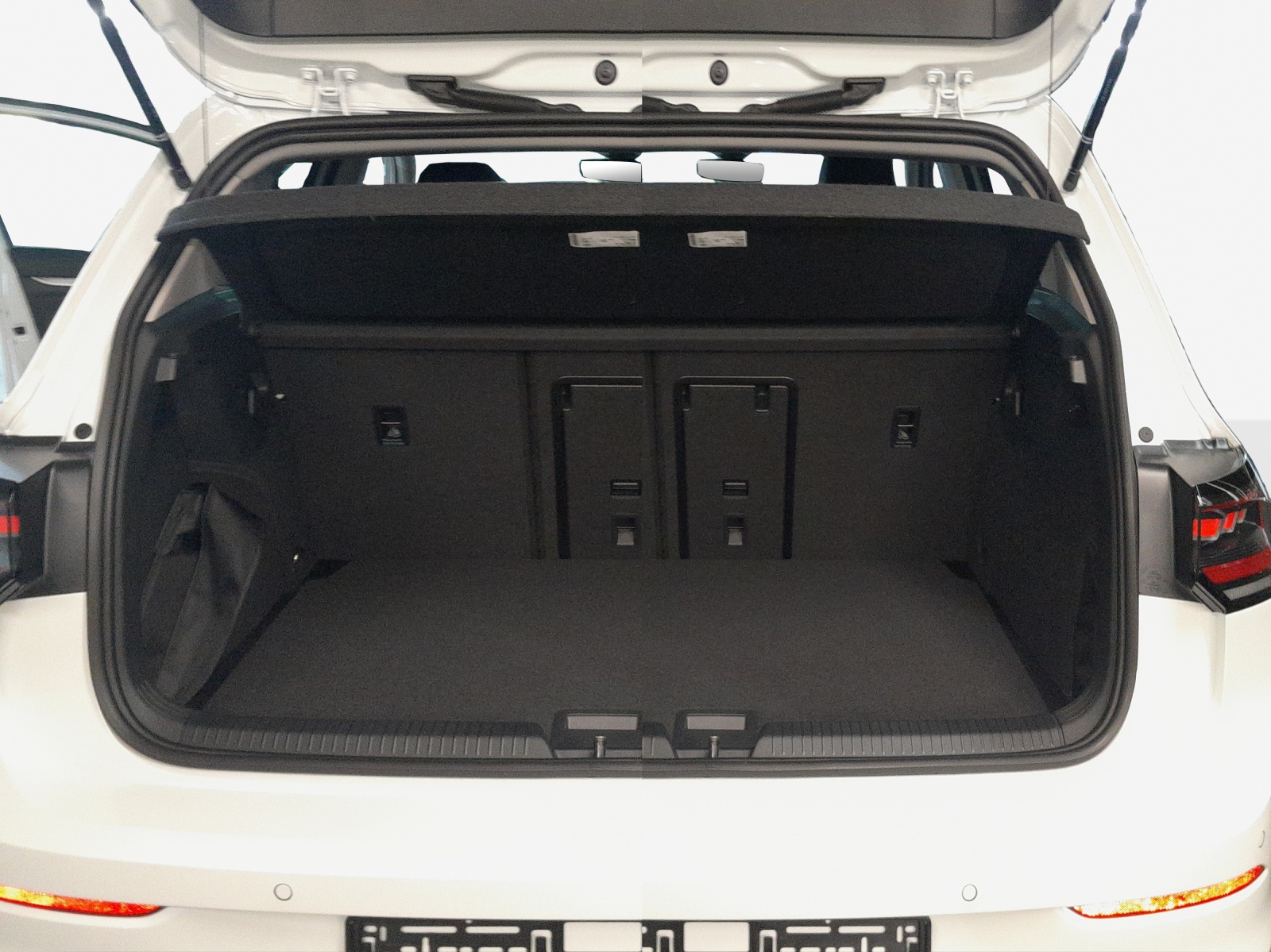 VW Golf 1.5 e TSI mHEV United DSG-image-12