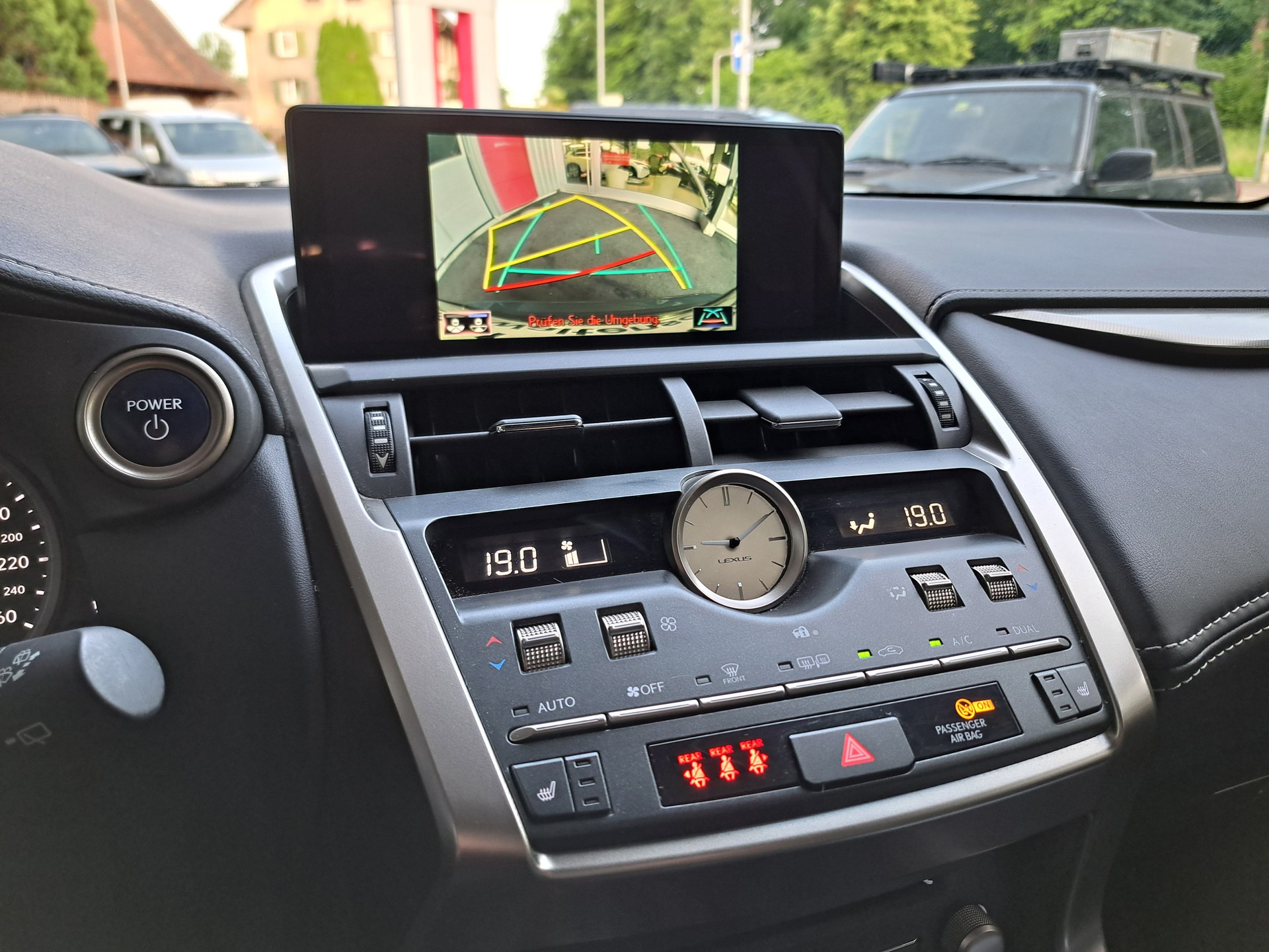 LEXUS NX 300h Comfort E-Four Automatic-image-14