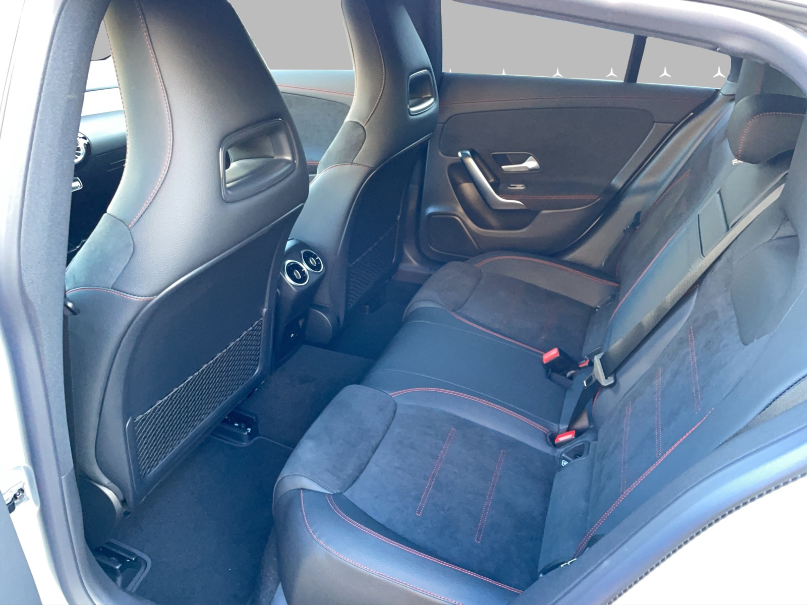 MERCEDES-BENZ CLA Shooting Brake 200 7G-DCT-image-10