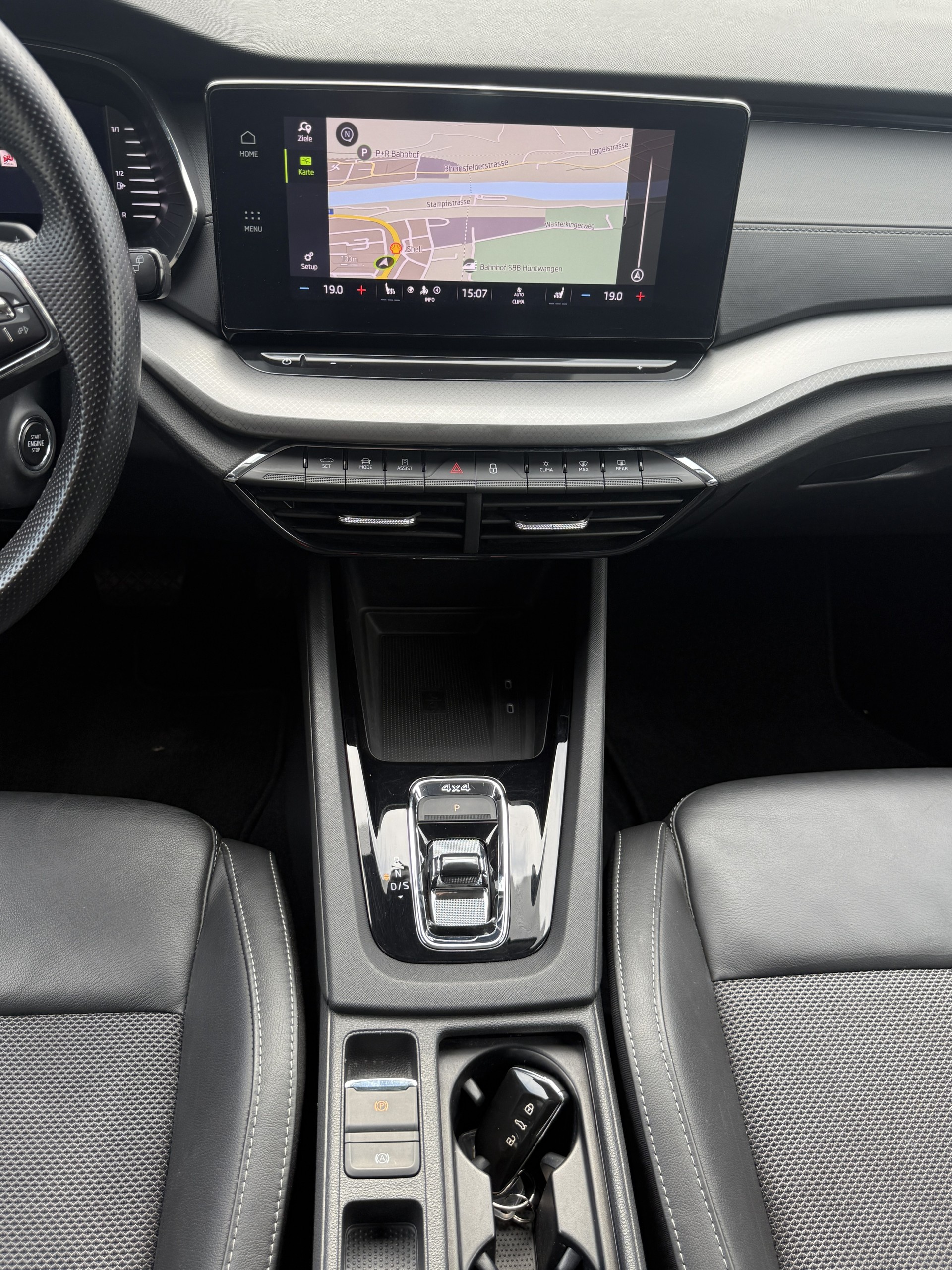 SKODA Octavia Combi 2.0 TDI Ambition 4x4 DSG-image-16