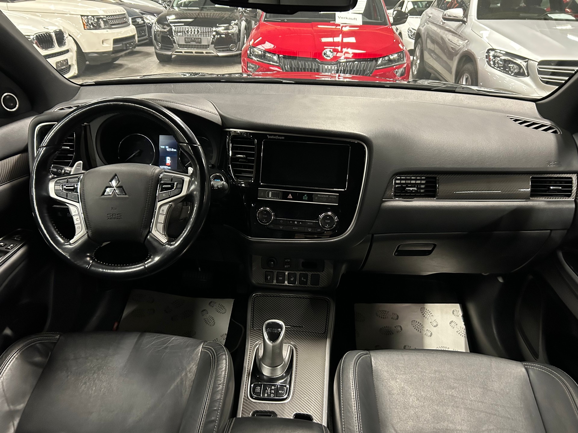 MITSUBISHI Outlander 2.4 PHEV Diamond 4WD Automatic-image-14