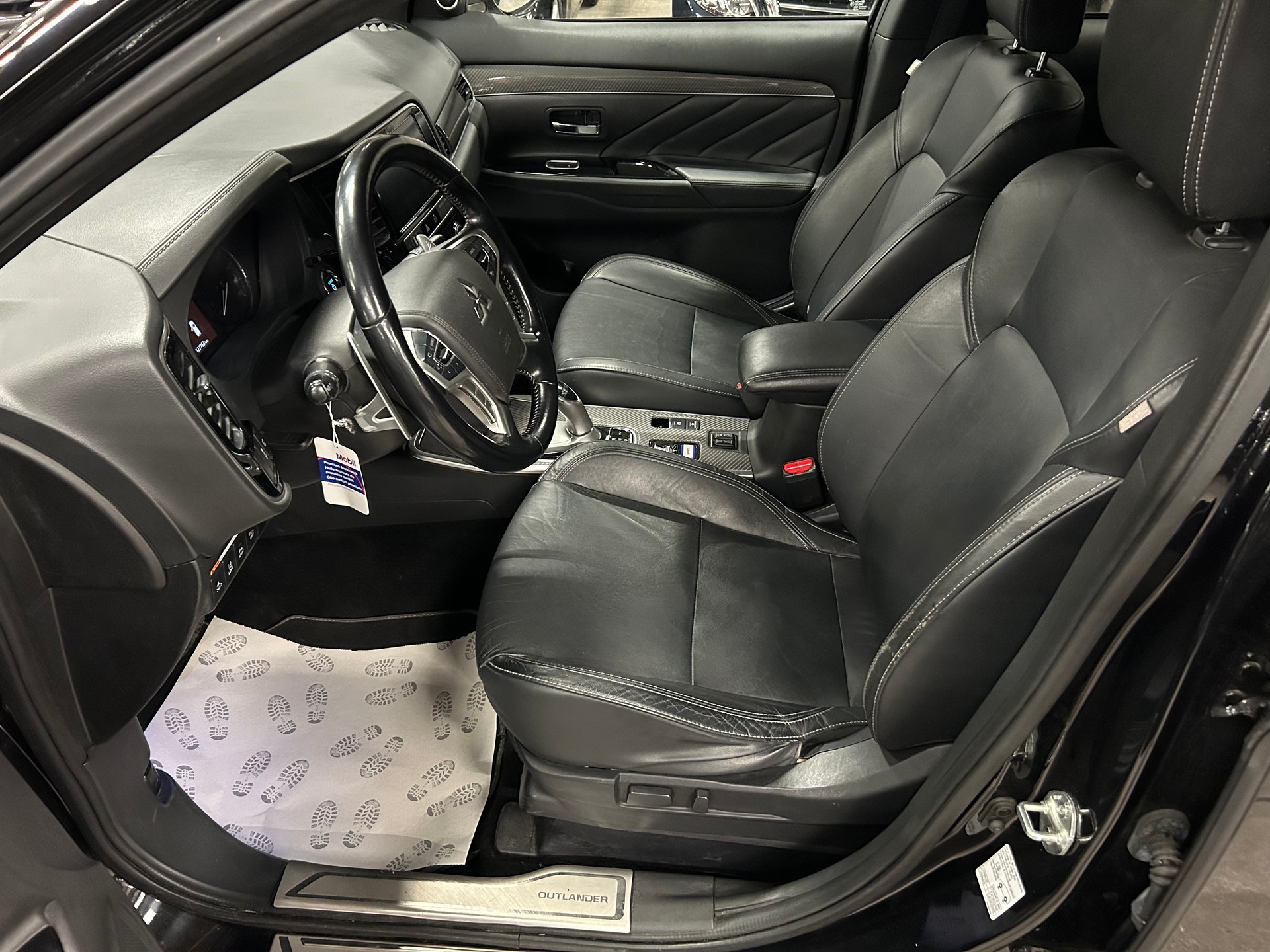 MITSUBISHI Outlander 2.4 PHEV Diamond 4WD Automatic-image-11