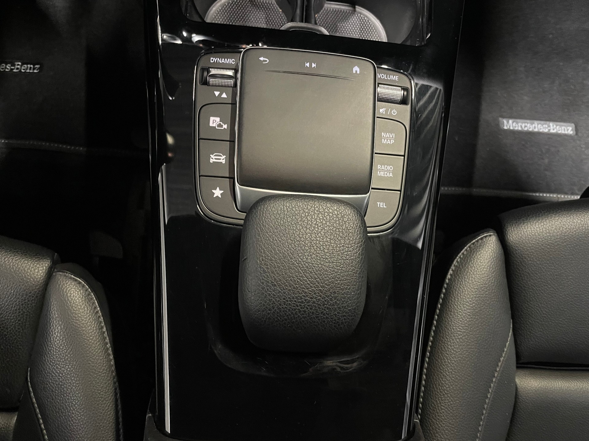 MERCEDES-BENZ CLA Shooting Brake 180 7G-DCT AMG Line (30)-image-19