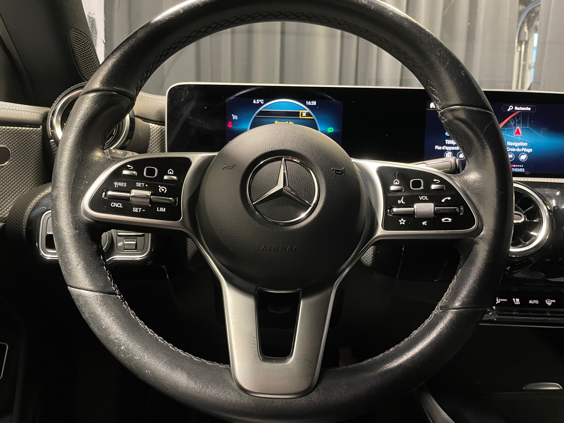 MERCEDES-BENZ CLA Shooting Brake 180 7G-DCT AMG Line (30)-image-11