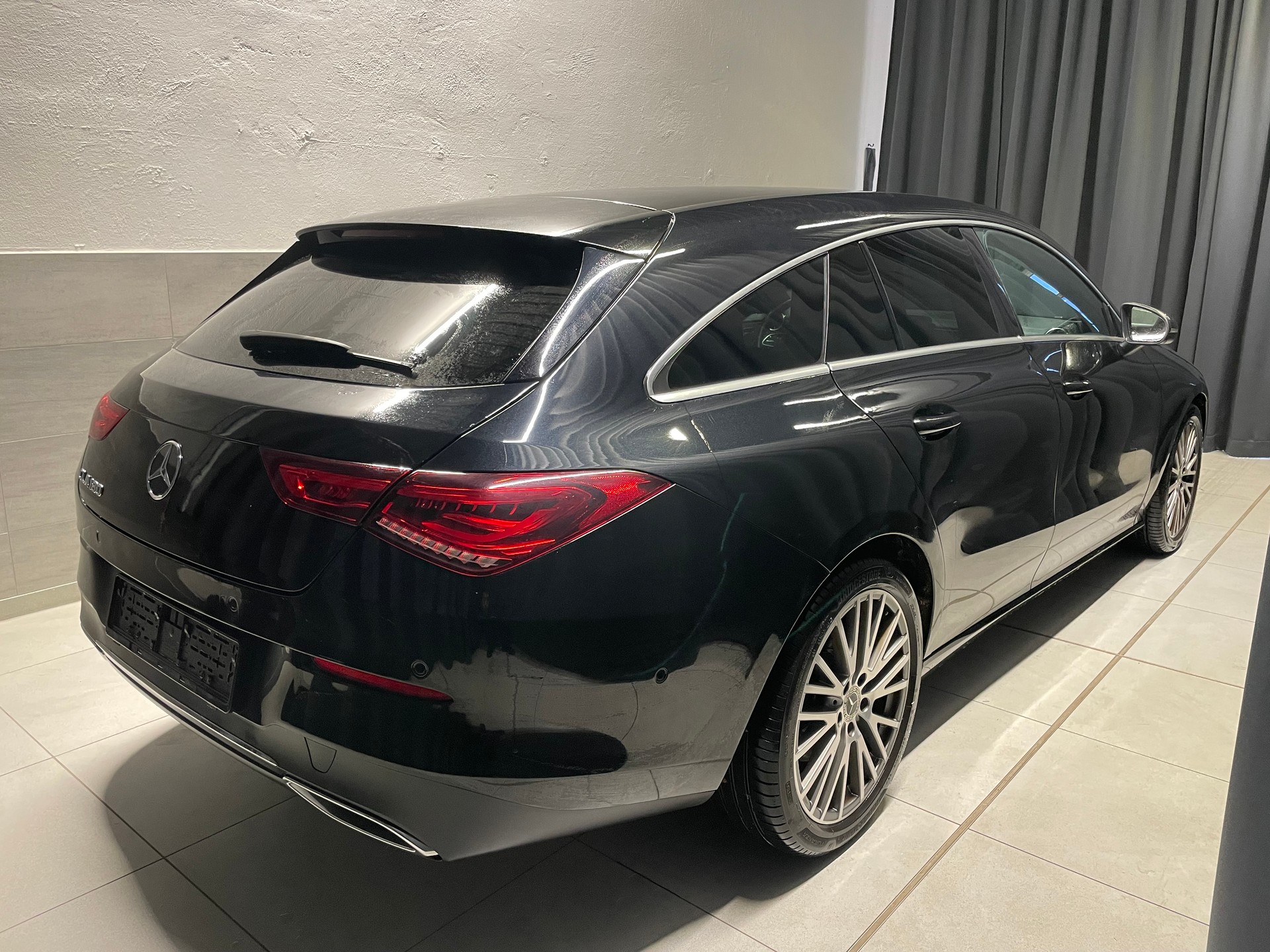 MERCEDES-BENZ CLA Shooting Brake 180 7G-DCT AMG Line (30)-image-5