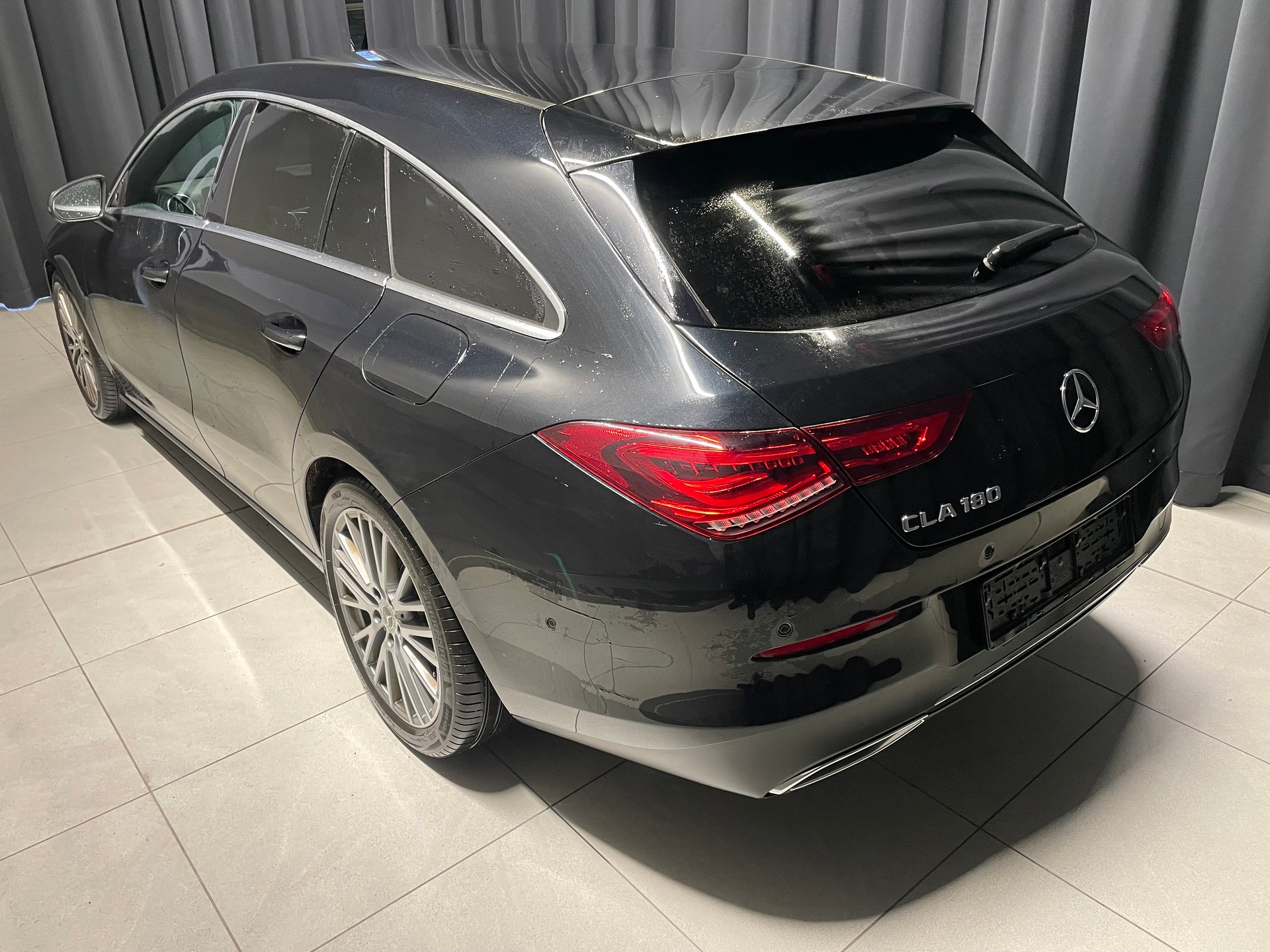 MERCEDES-BENZ CLA Shooting Brake 180 7G-DCT AMG Line (30)-image-3