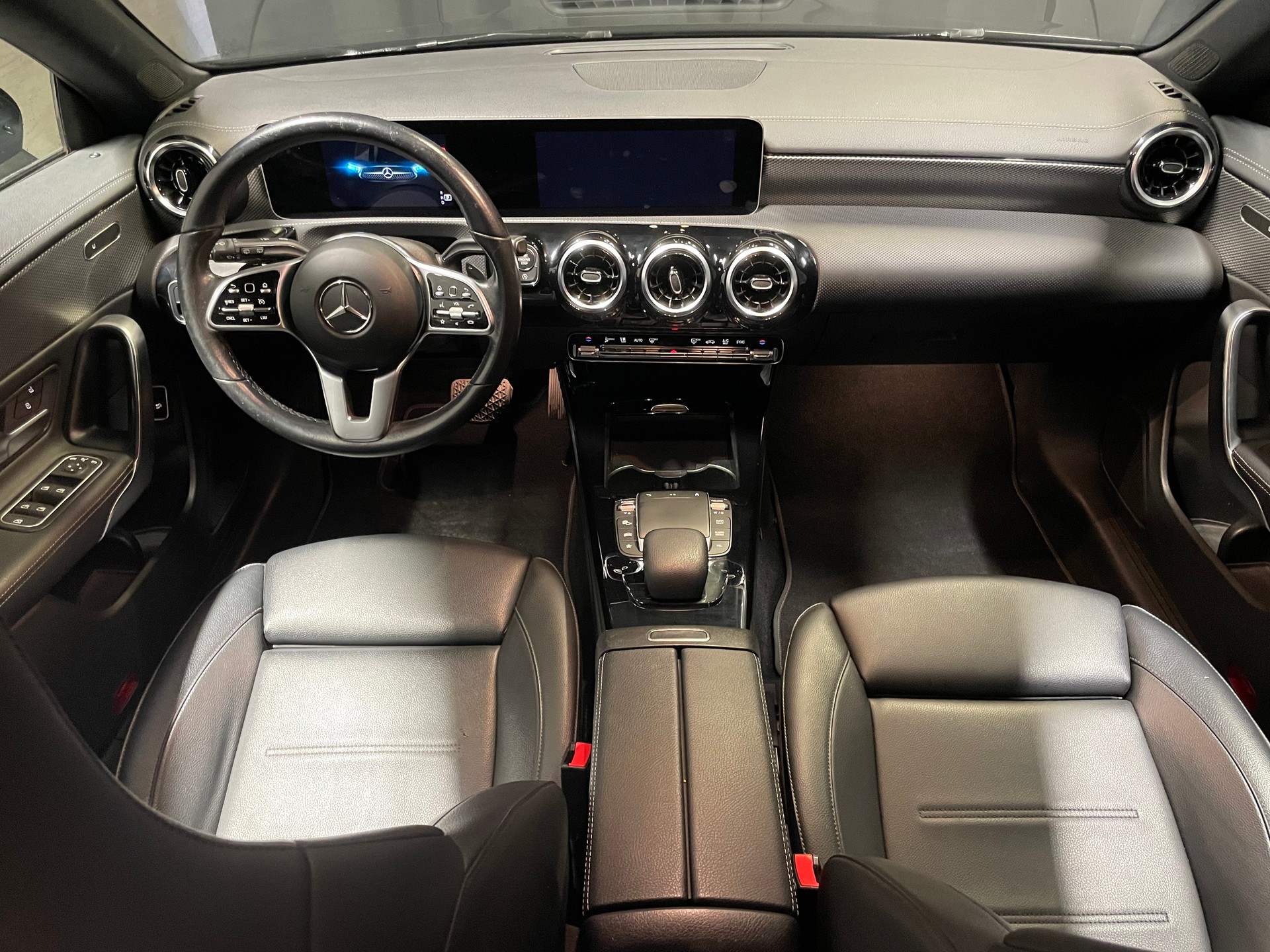 MERCEDES-BENZ CLA Shooting Brake 180 7G-DCT AMG Line (30)-image-8