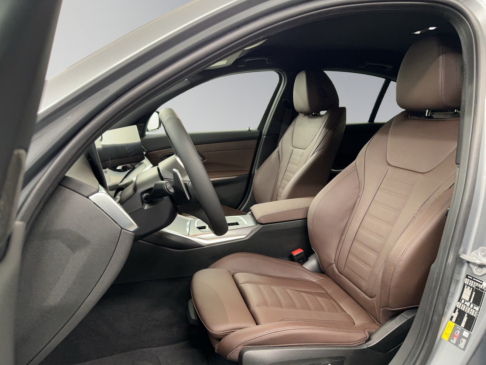 BMW 330e xDrive M Sport-image-10