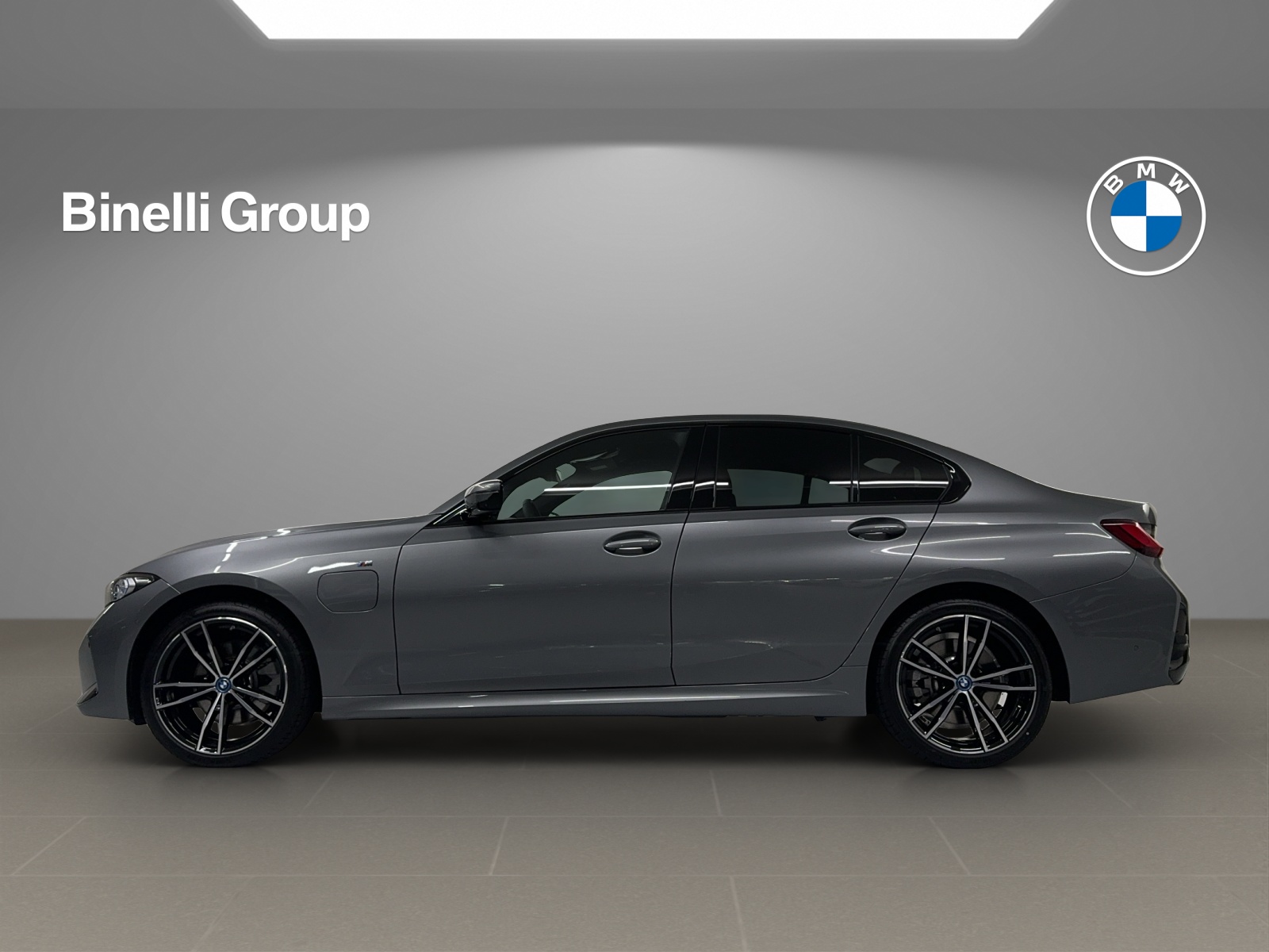 BMW 330e xDrive M Sport-image-1
