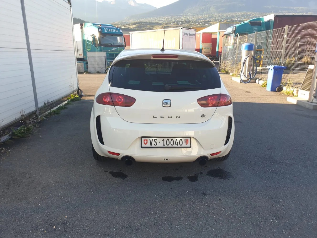 SEAT Leon 2.0 TSI FR DSG-image-1