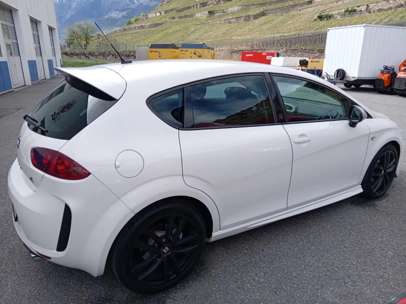 SEAT Leon 2.0 TSI FR DSG-image-2