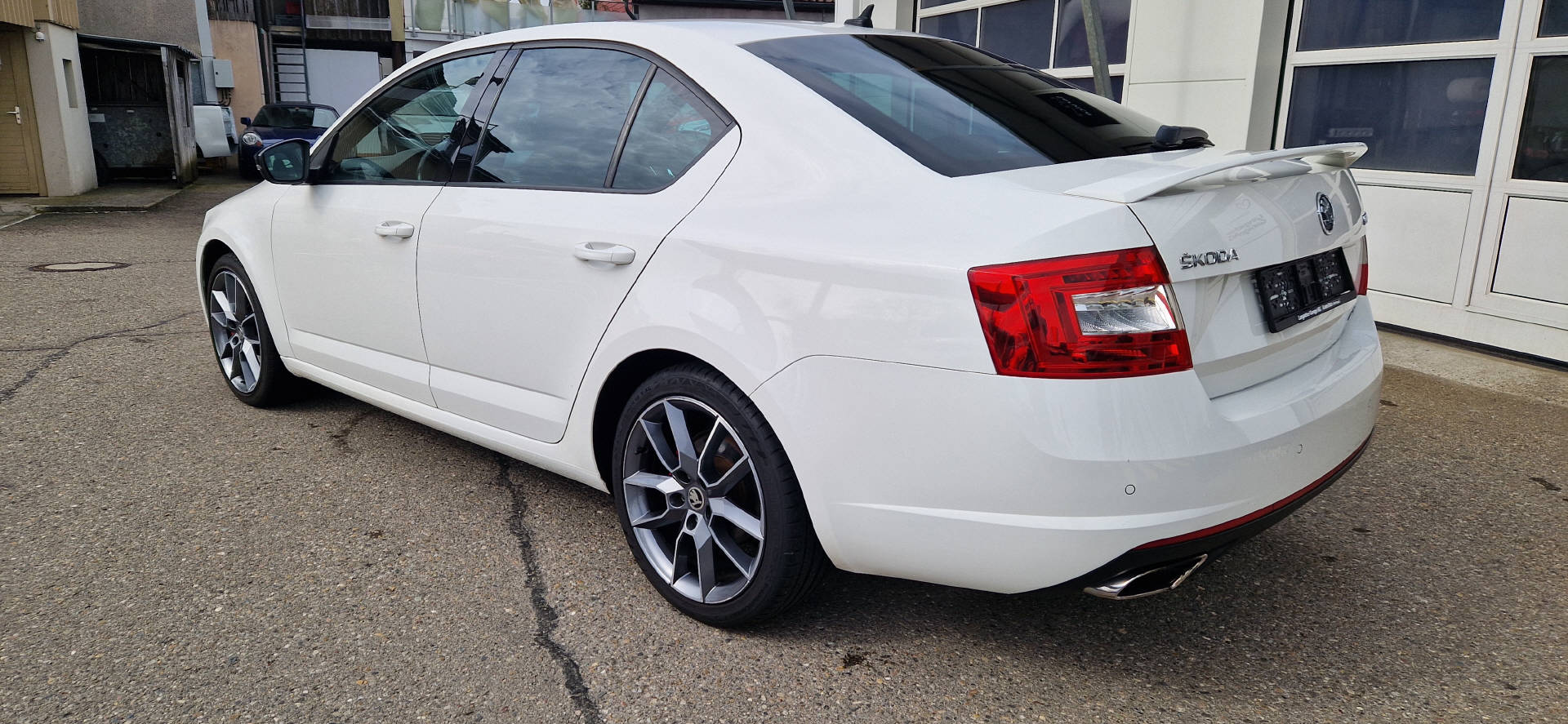 SKODA Octavia 2.0 TSI RS-image-14