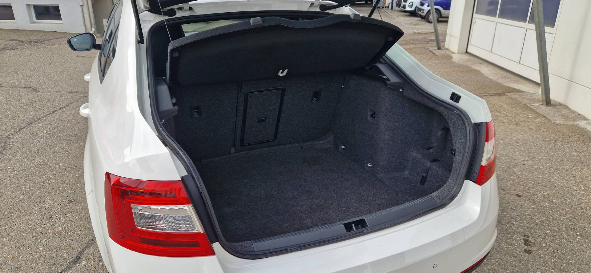 SKODA Octavia 2.0 TSI RS-image-15