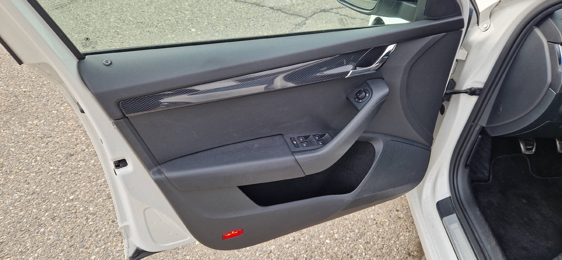 SKODA Octavia 2.0 TSI RS-image-2