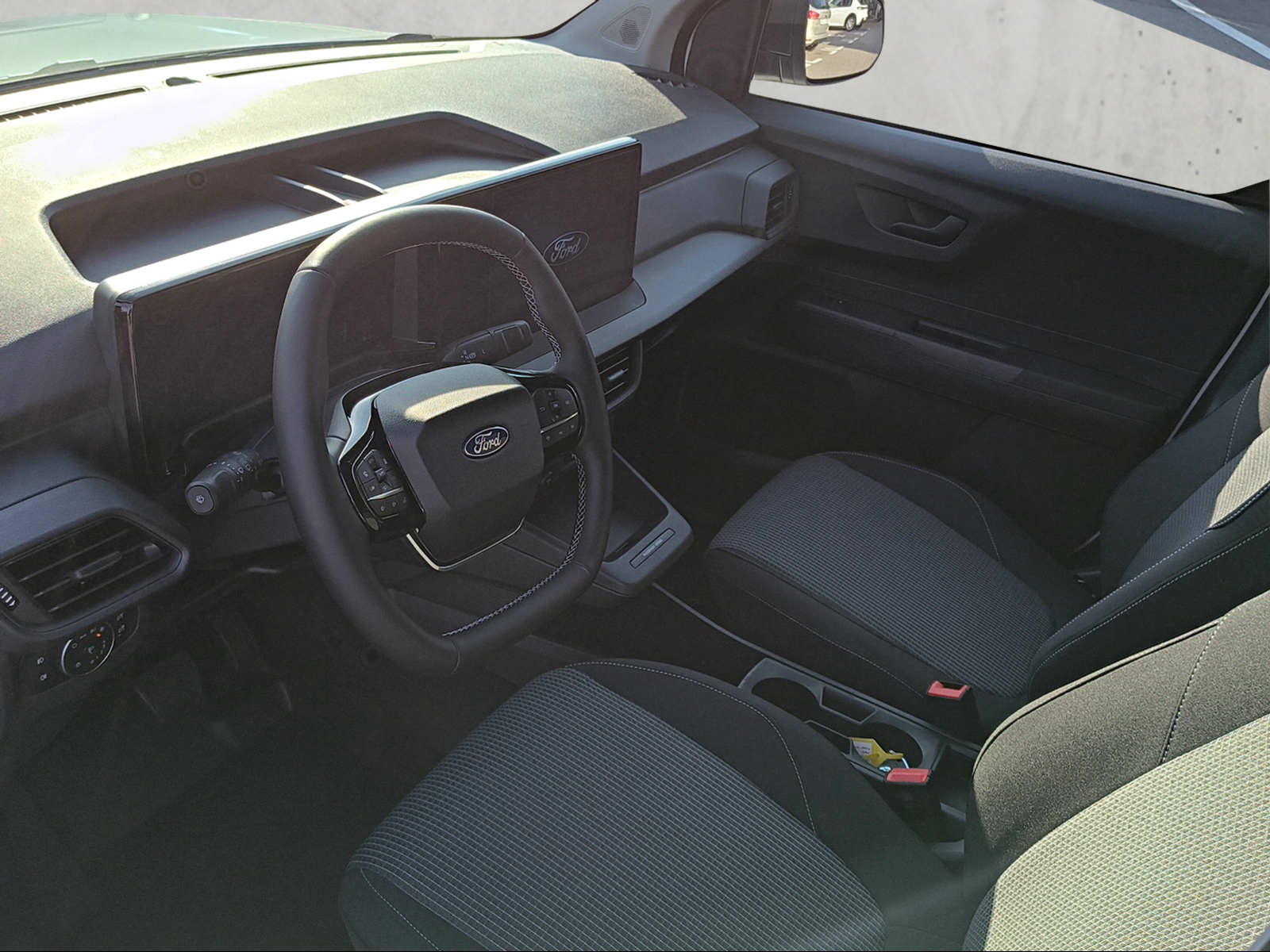 FORD E-Transit Courier Van Trend-image-10