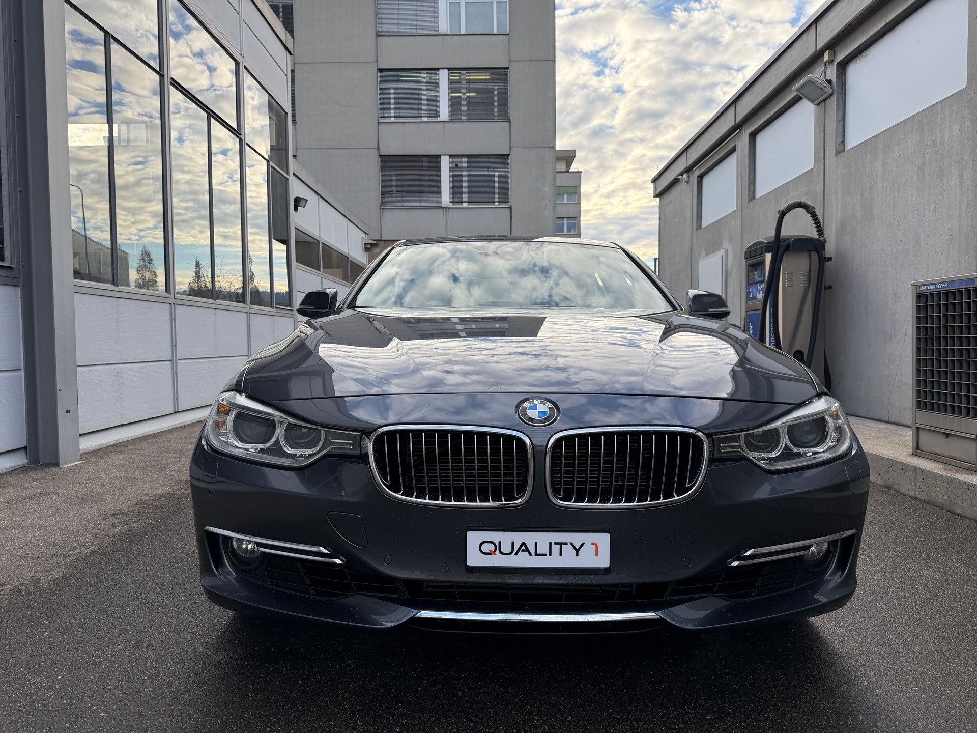 BMW 328i Luxury Line Steptronic *CH Fahrzeug *Frisch ab MFK *Automat *Rückfahrkamera *Lederausstattung *Tempomat *Head-Up Display-image-1