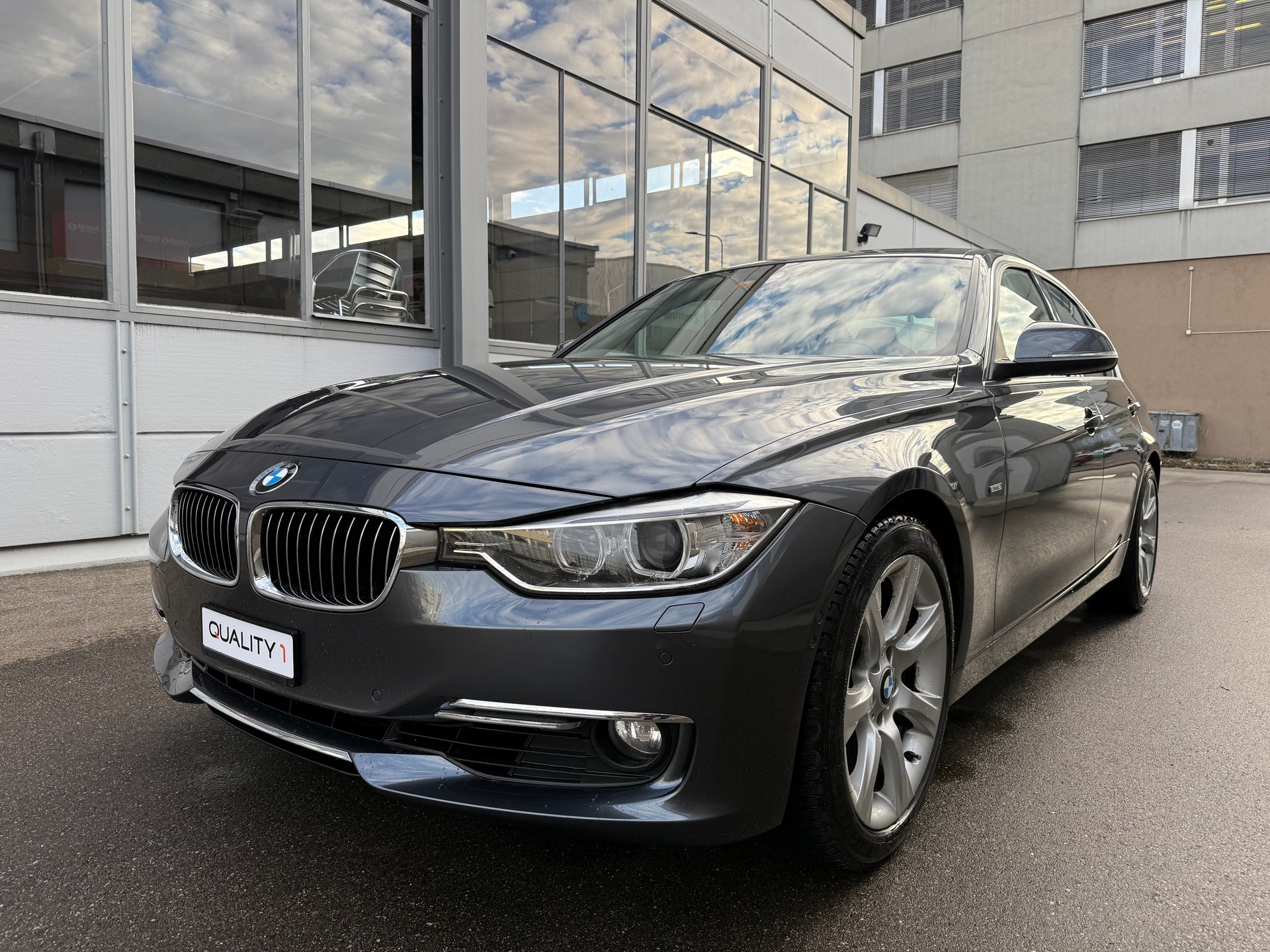 BMW 328i Luxury Line Steptronic *CH Fahrzeug *Frisch ab MFK *Automat *Rückfahrkamera *Lederausstattung *Tempomat *Head-Up Display-image-0