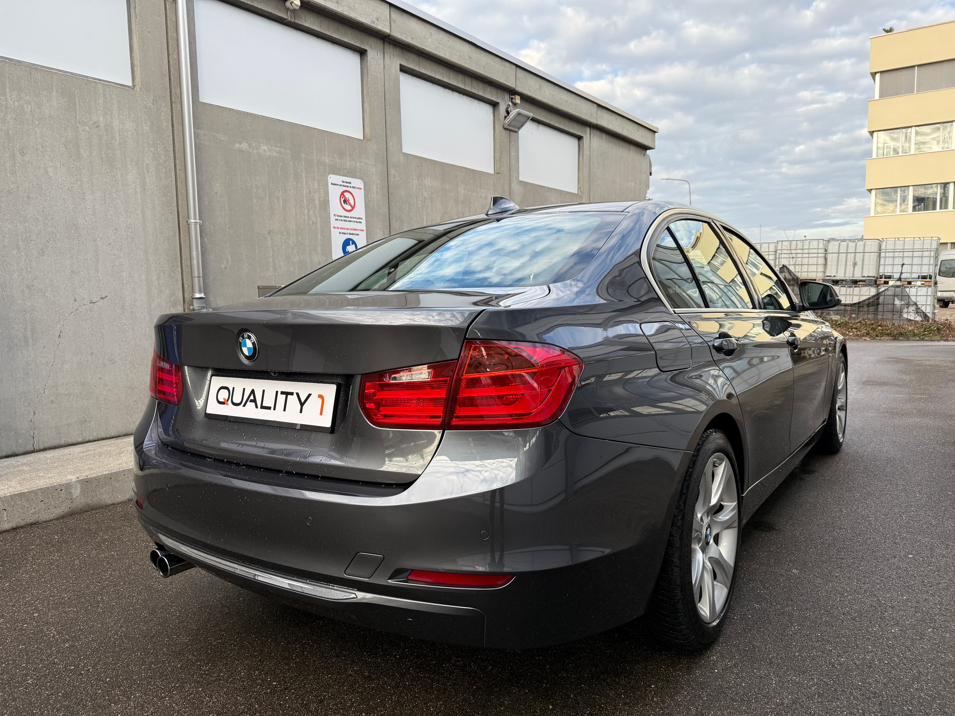 BMW 328i Luxury Line Steptronic *CH Fahrzeug *Frisch ab MFK *Automat *Rückfahrkamera *Lederausstattung *Tempomat *Head-Up Display-image-4
