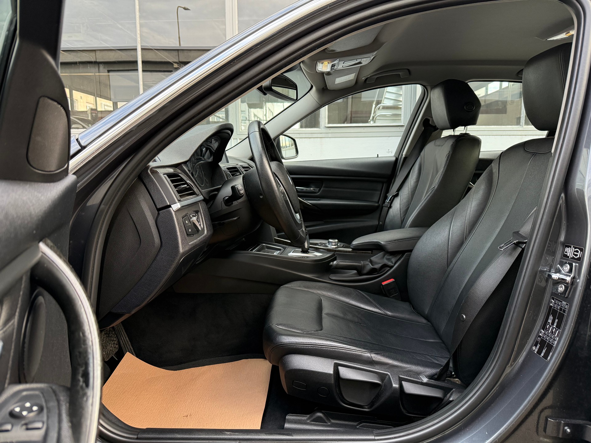 BMW 328i Luxury Line Steptronic *CH Fahrzeug *Frisch ab MFK *Automat *Rückfahrkamera *Lederausstattung *Tempomat *Head-Up Display-image-9