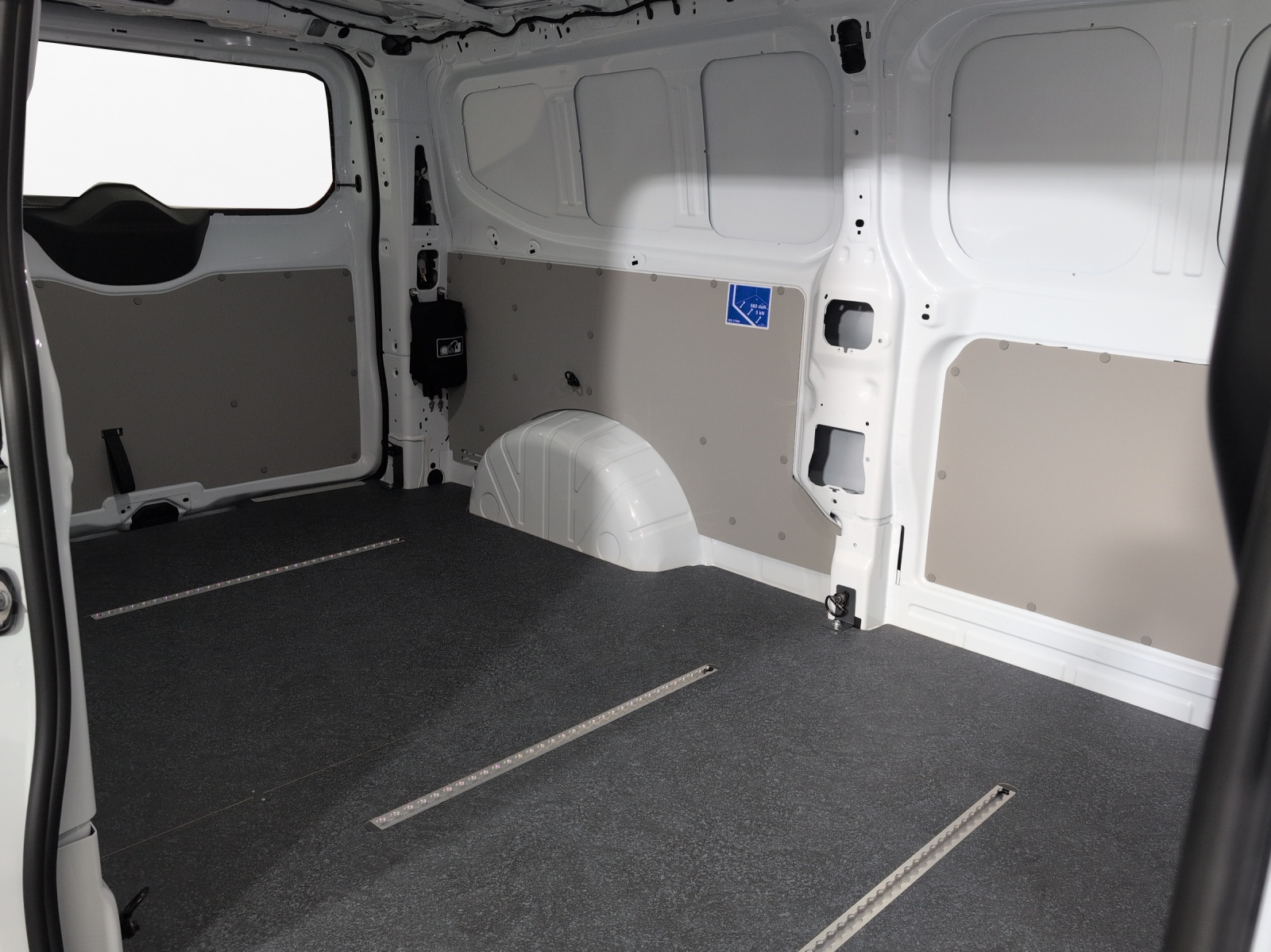 VW Transporter 2.0 TDI Lang Automat-image-7