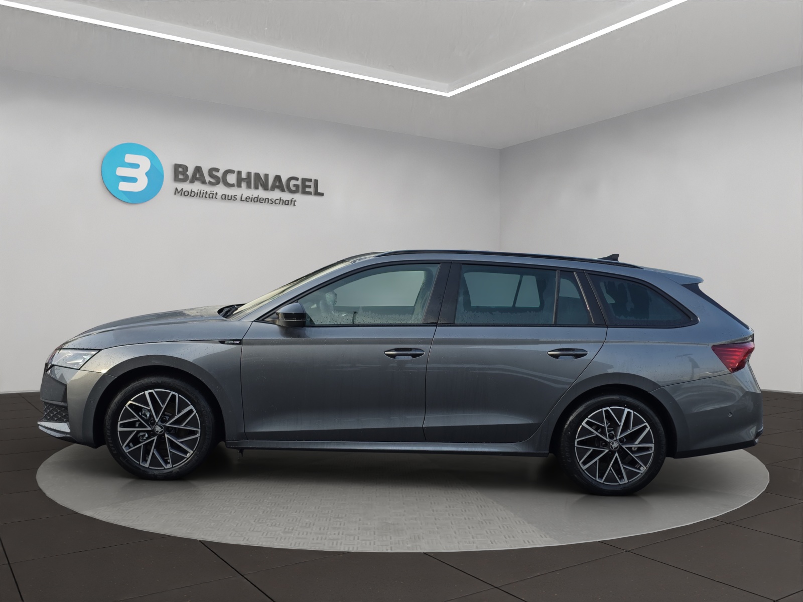 SKODA Octavia Combi 1.5 TSI mHEV DSG Sport Line-image-1