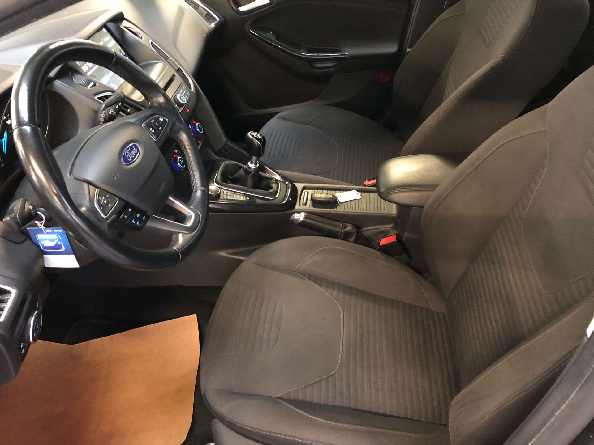 FORD Focus 1.5 TDCi ECOnetic Business-image-17