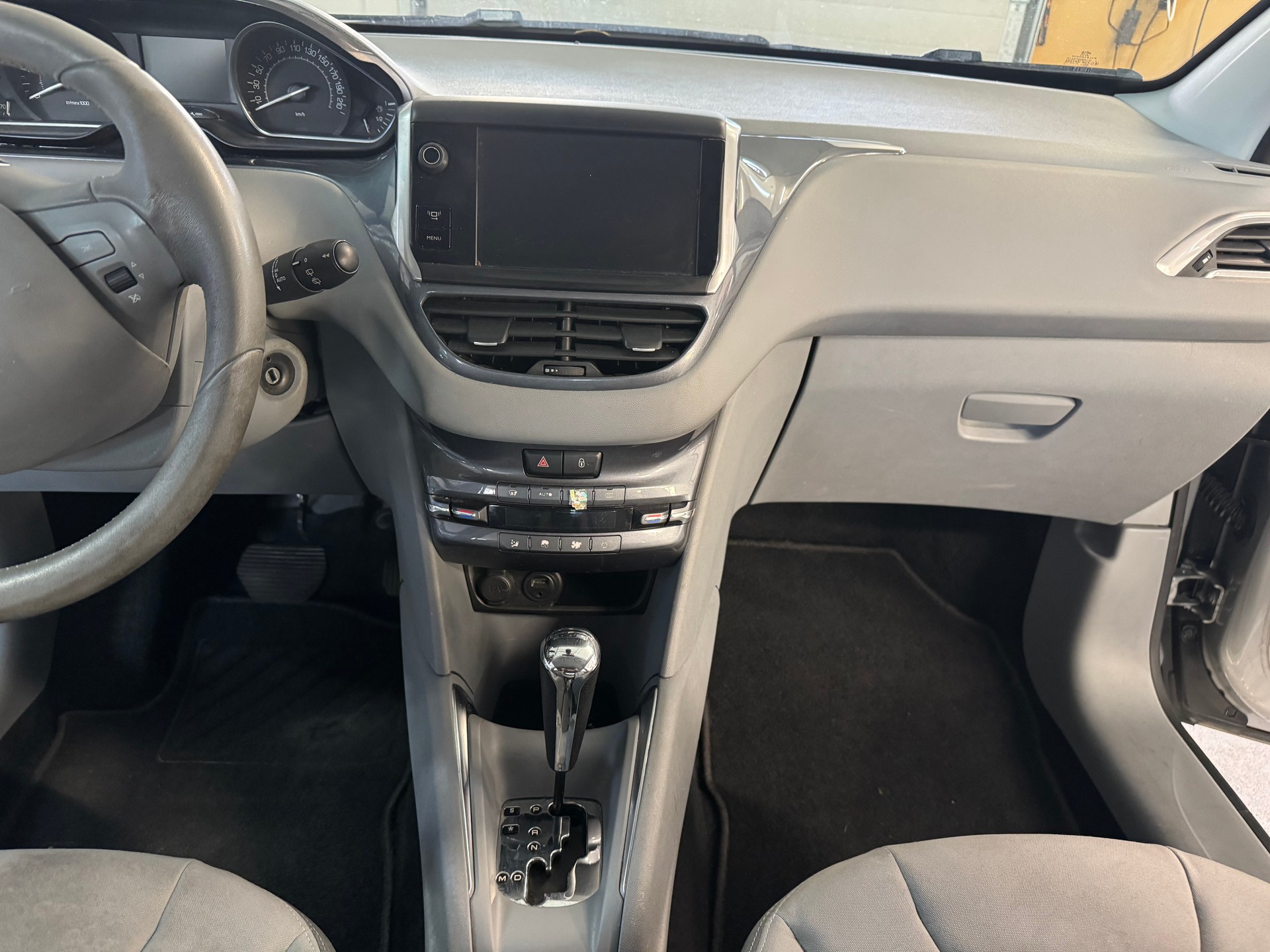 PEUGEOT 208 1.6 VTI Allure Automatik-image-7