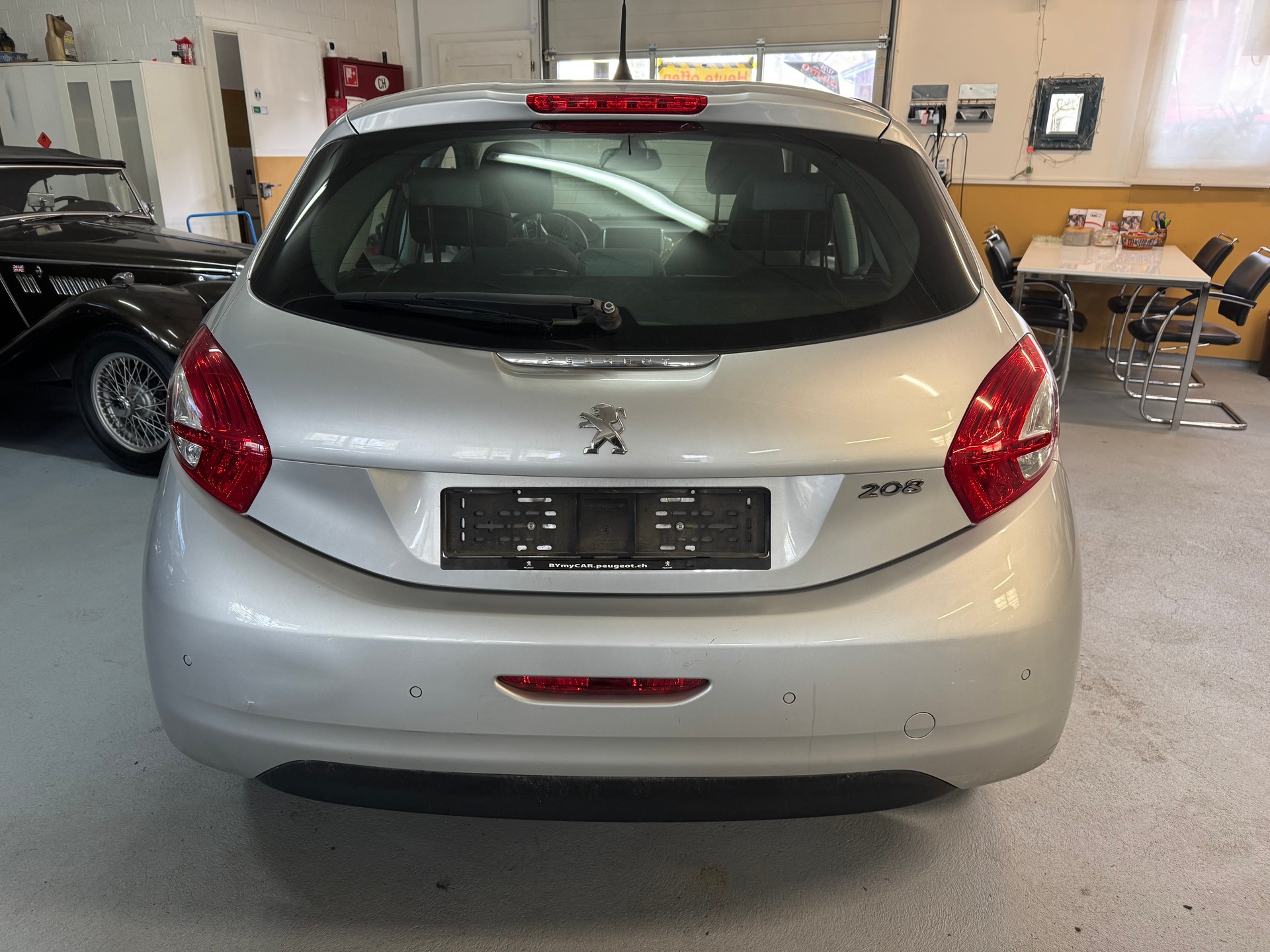 PEUGEOT 208 1.6 VTI Allure Automatik-image-3