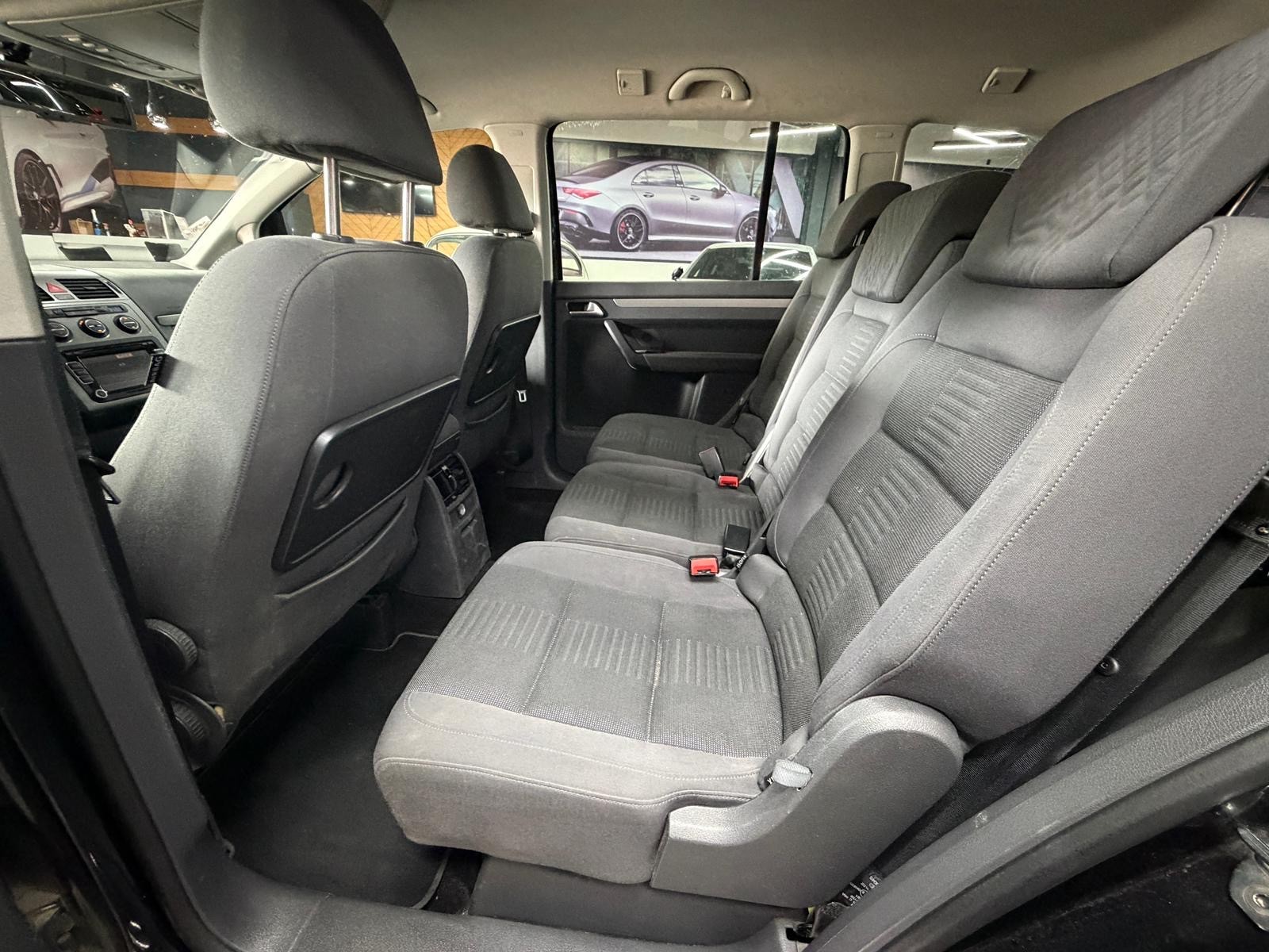 VW Touran 1.4 TSI Highline DSG-image-8