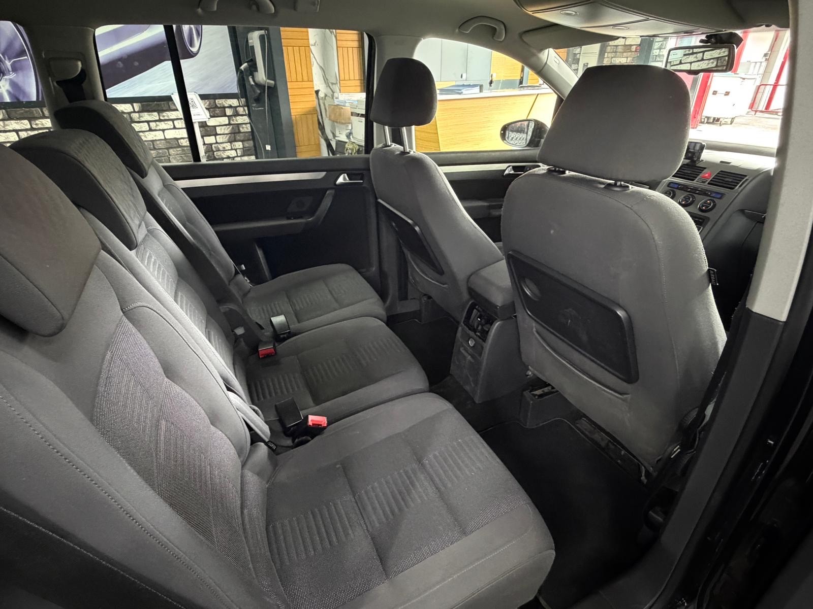 VW Touran 1.4 TSI Highline DSG-image-16