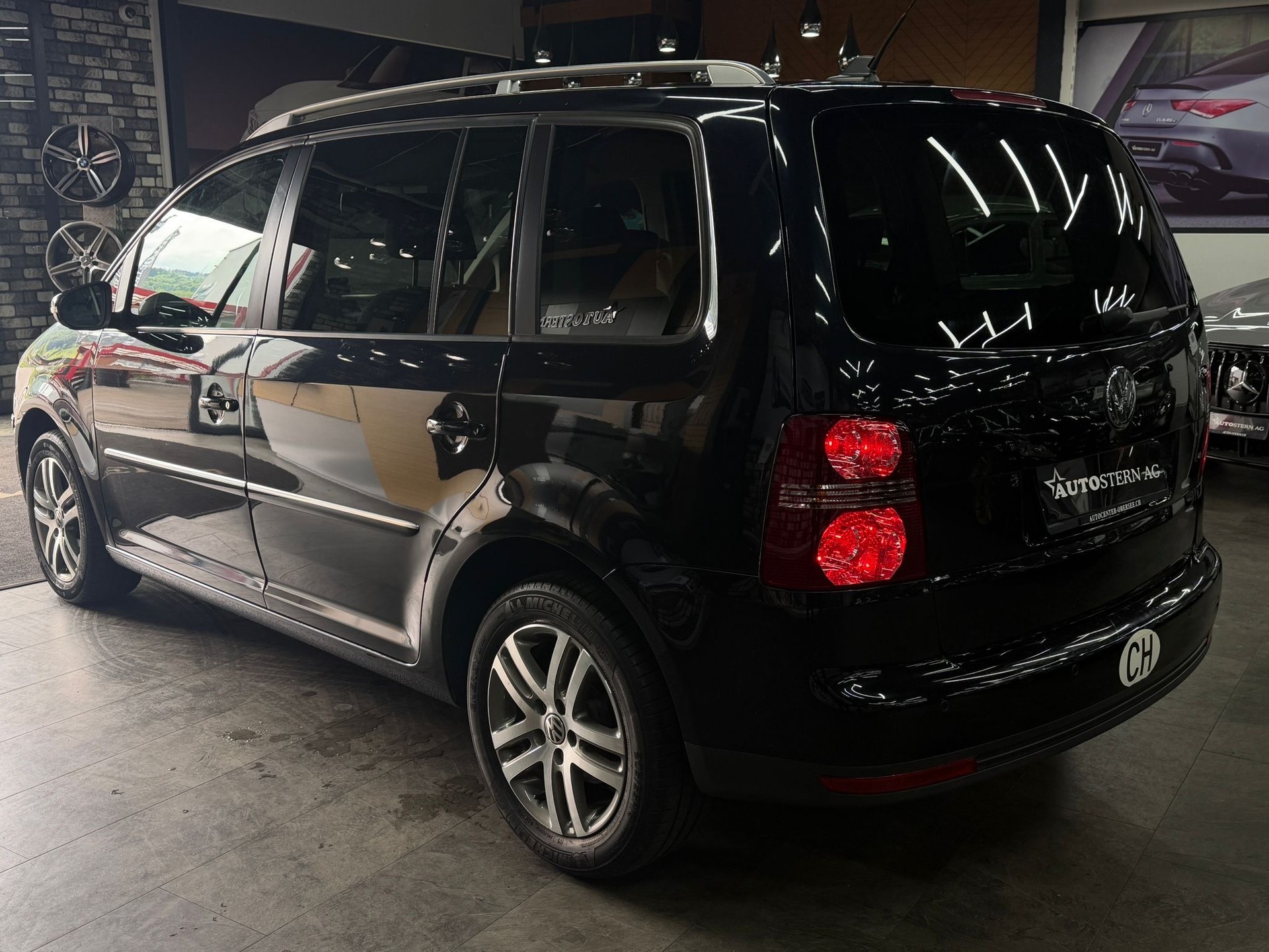 VW Touran 1.4 TSI Highline DSG-image-3