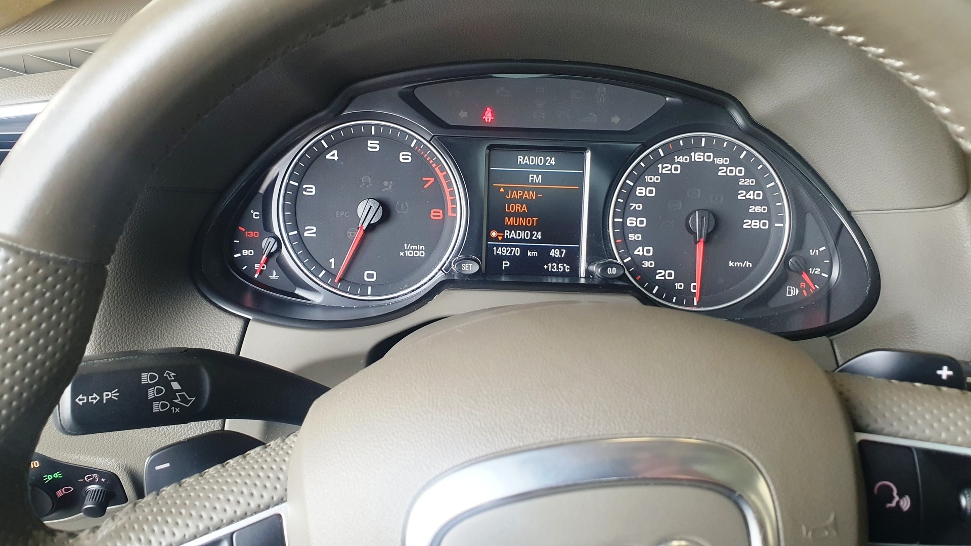 AUDI Q5 3.2 FSI quattro S-tronic-image-14