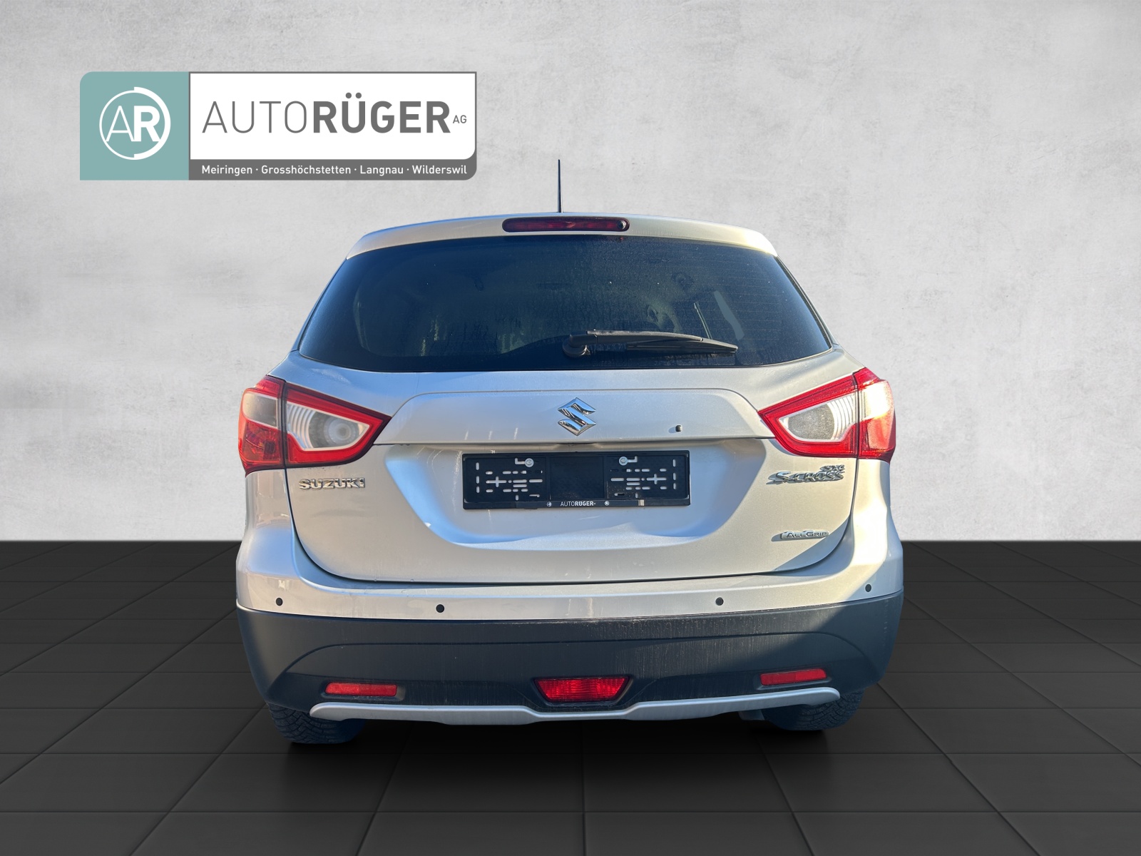 SUZUKI SX4 S-Cross 1.6 TD PizSulai 4WD TCSS-image-3
