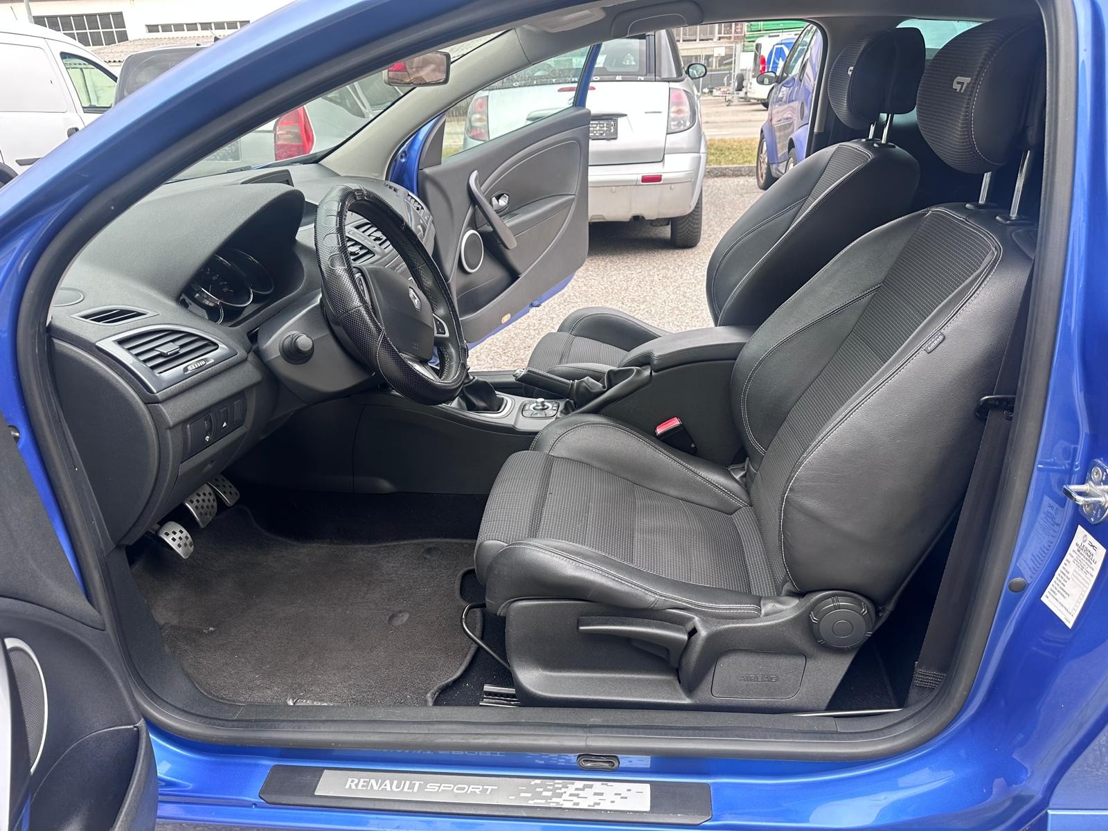 RENAULT Mégane Coupé 2.0 16V Turbo GT-image-8
