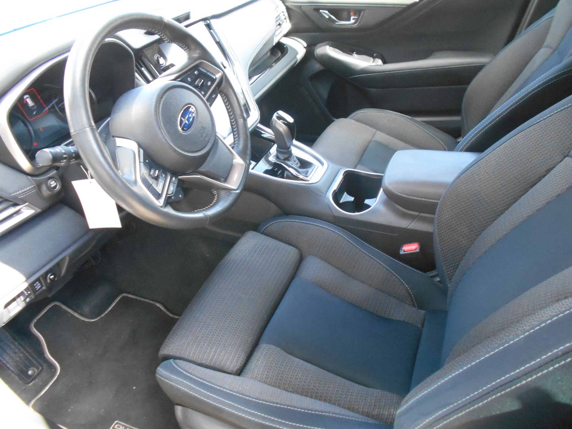 SUBARU Outback 2.5i Swiss Plus AWD Lineartronic-image-6