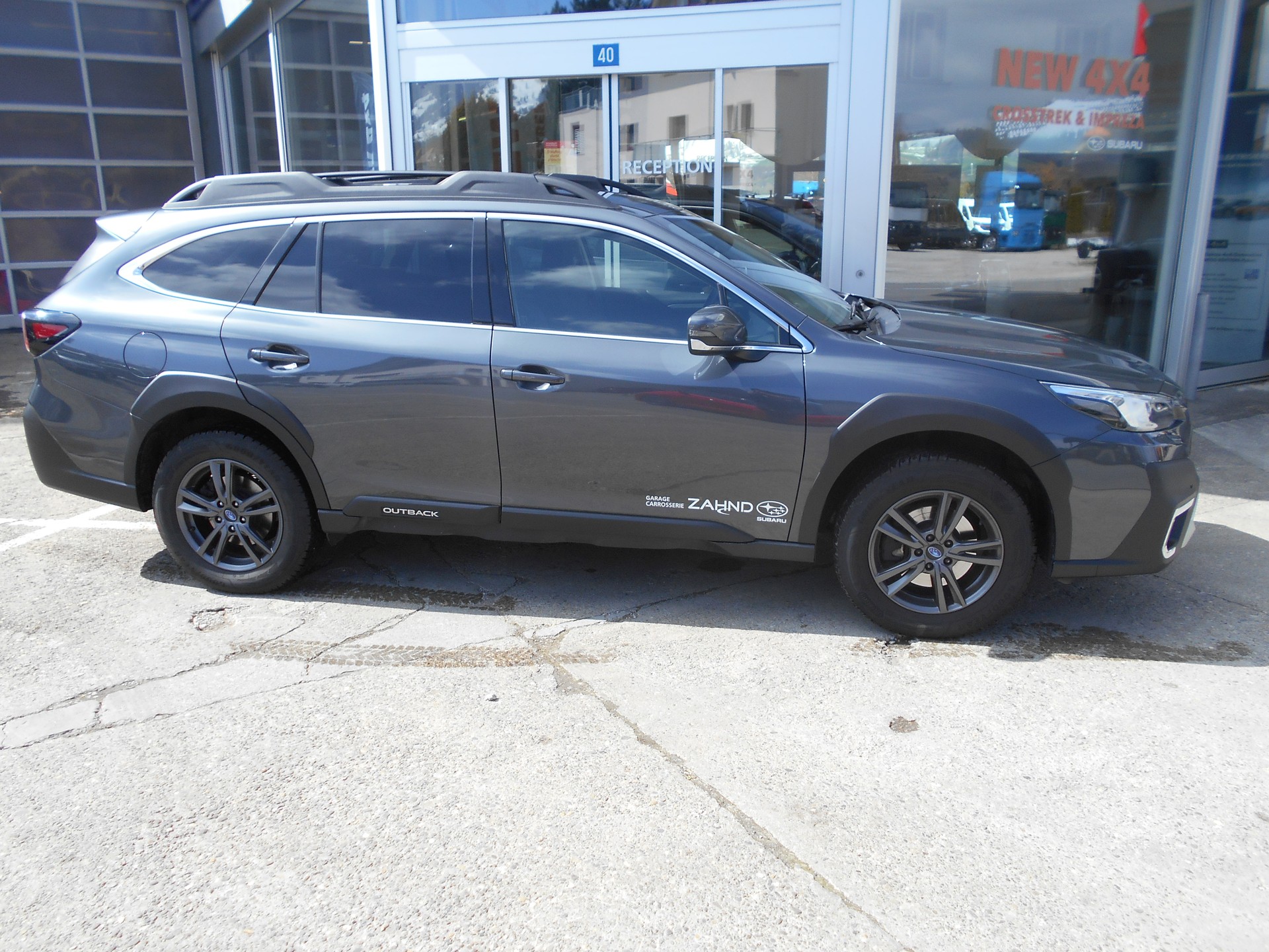 SUBARU Outback 2.5i Swiss Plus AWD Lineartronic-image-1